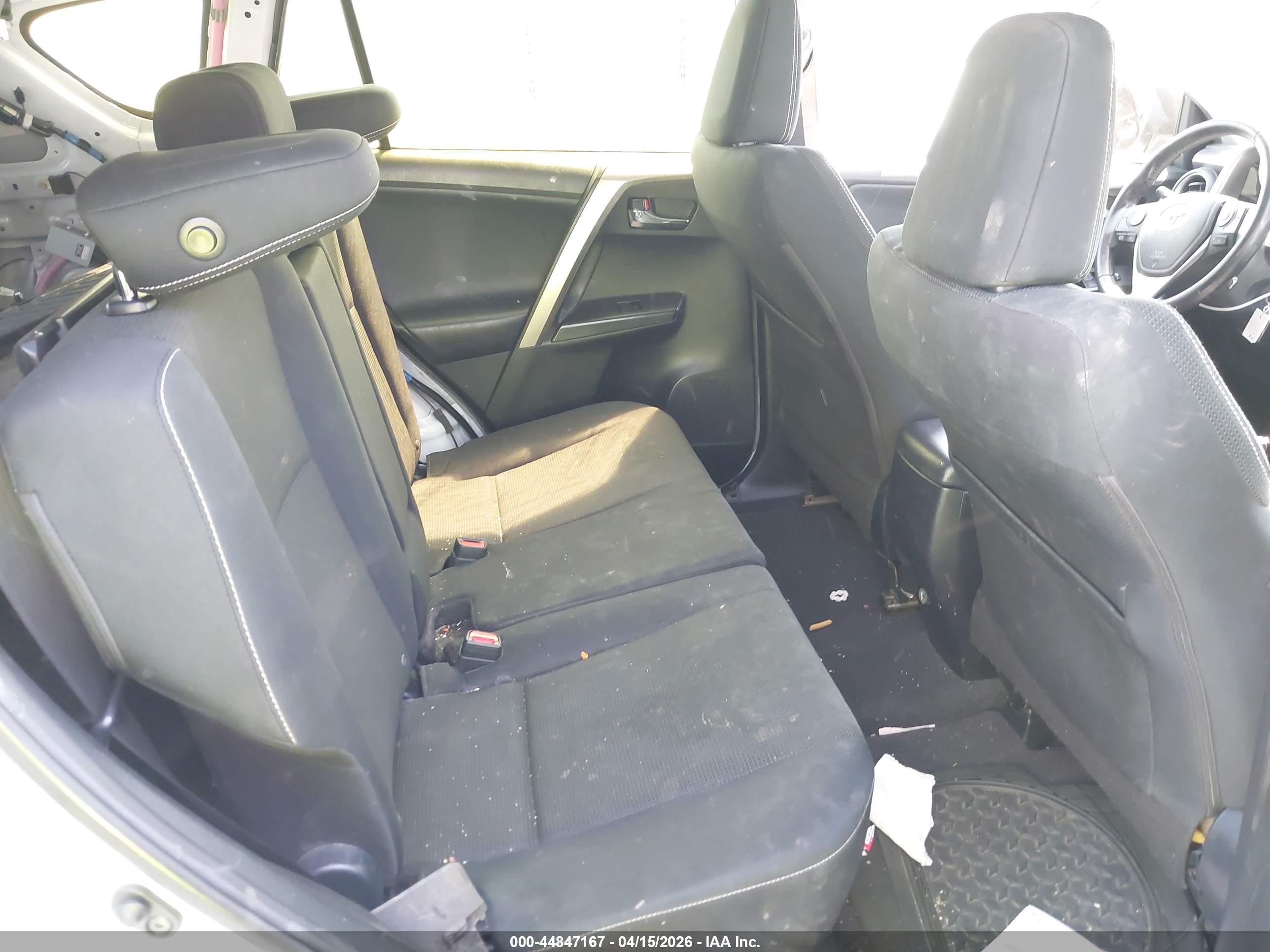 TOYOTA RAV4 image 8