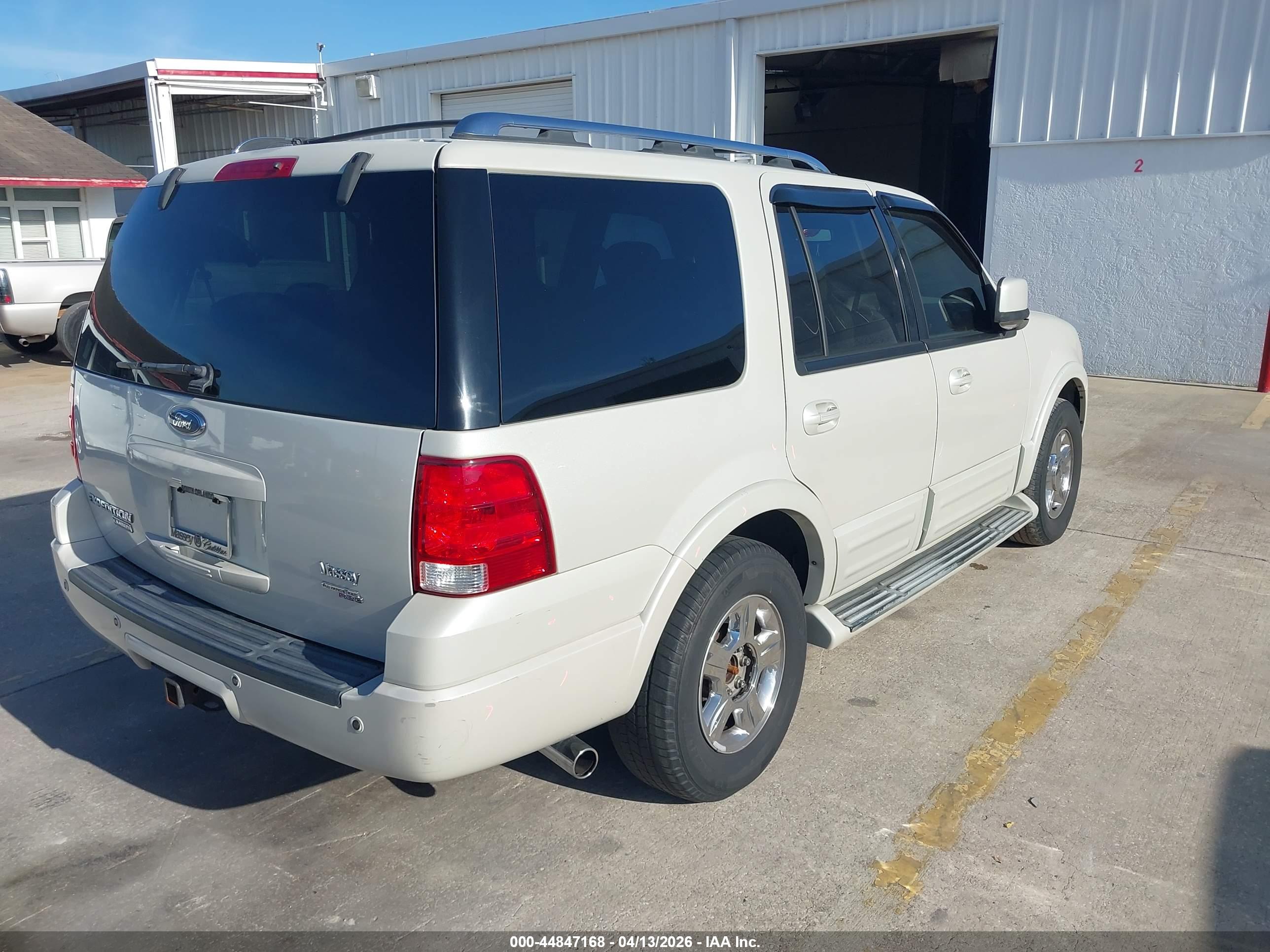 FORD EXPEDITION image 4