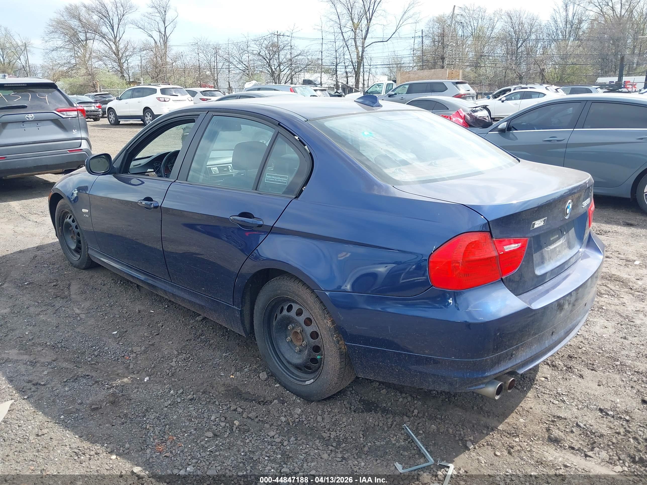 BMW 328I image 3