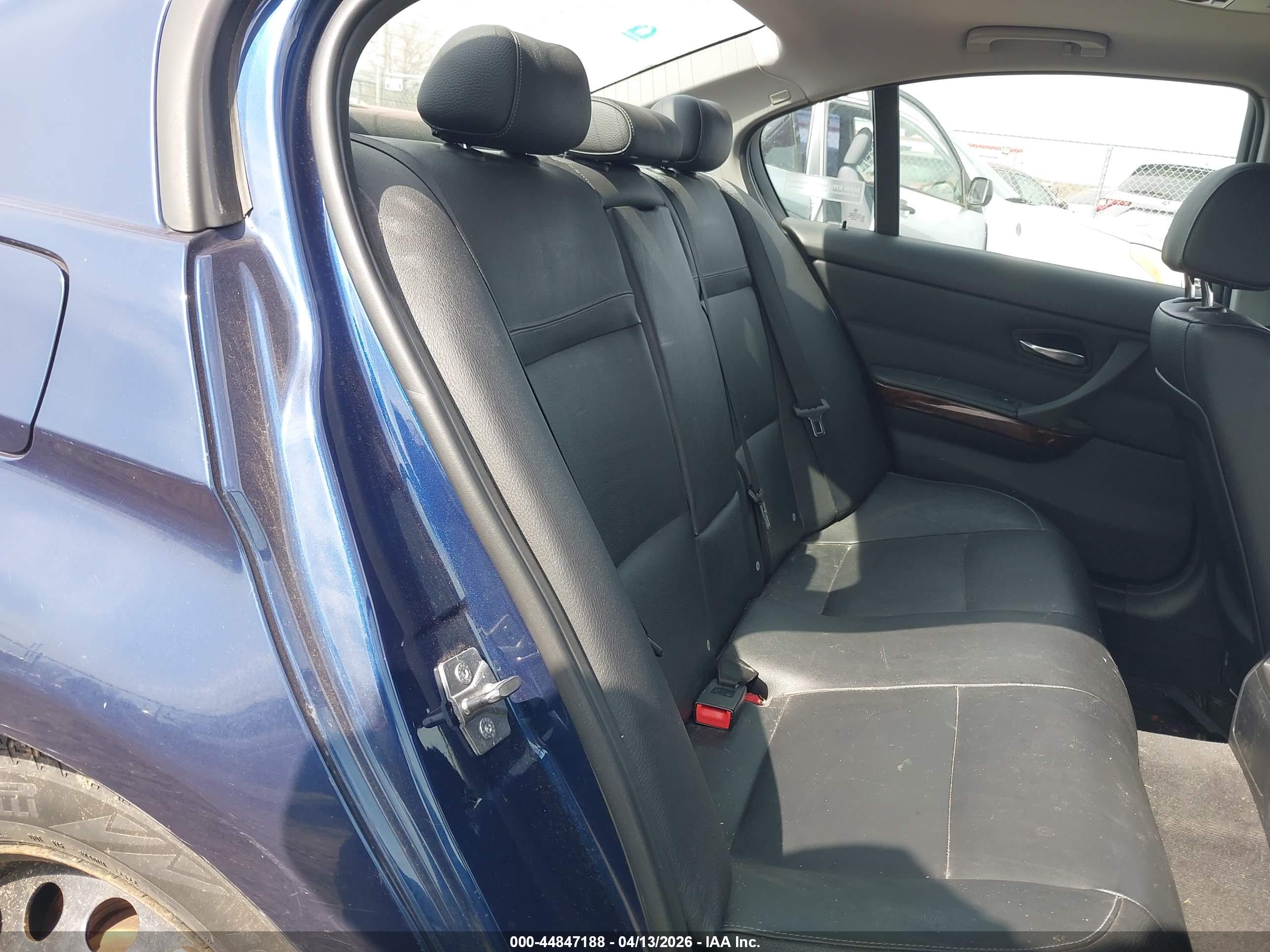 BMW 328I image 8