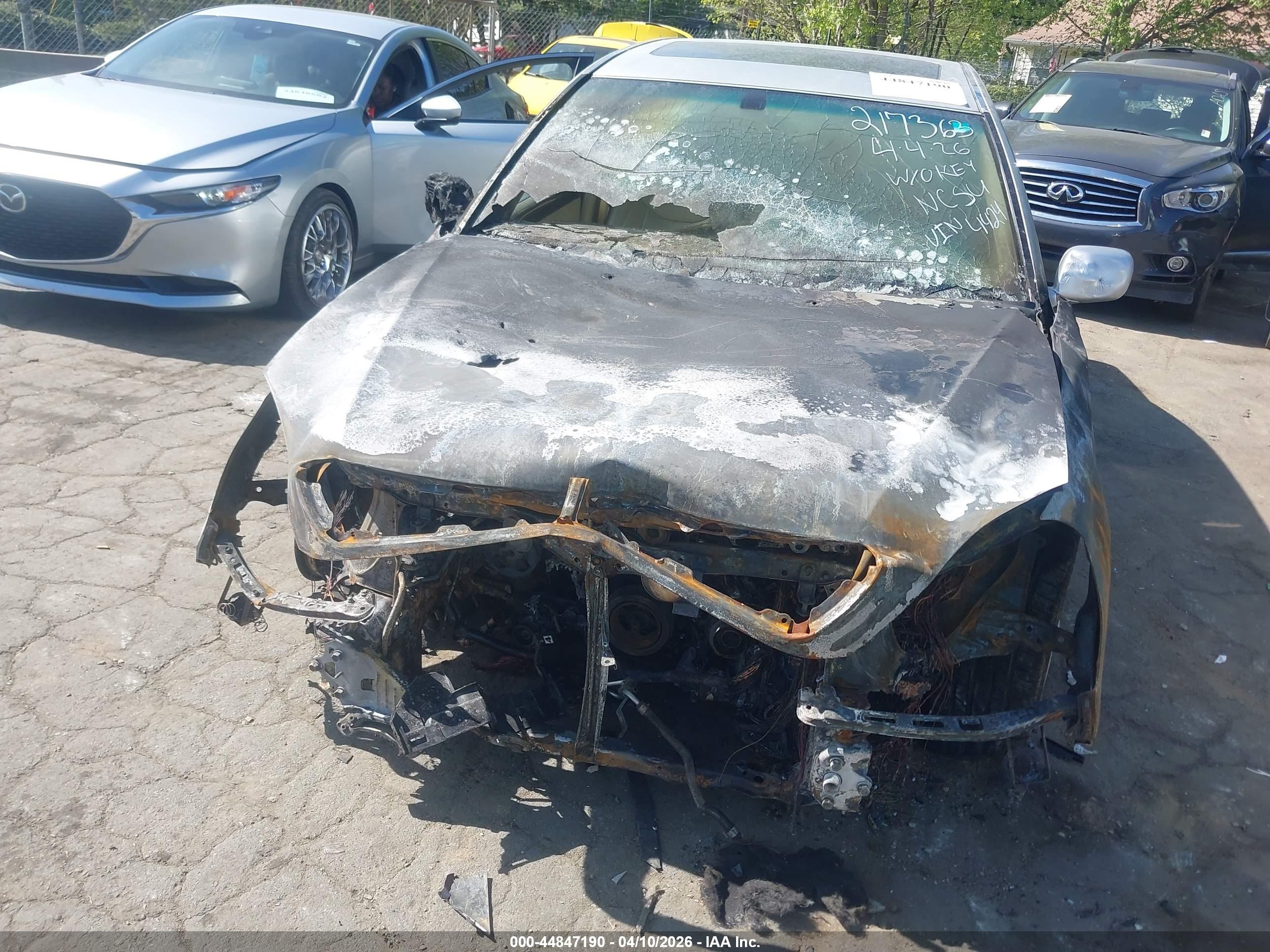 LEXUS LS image 6