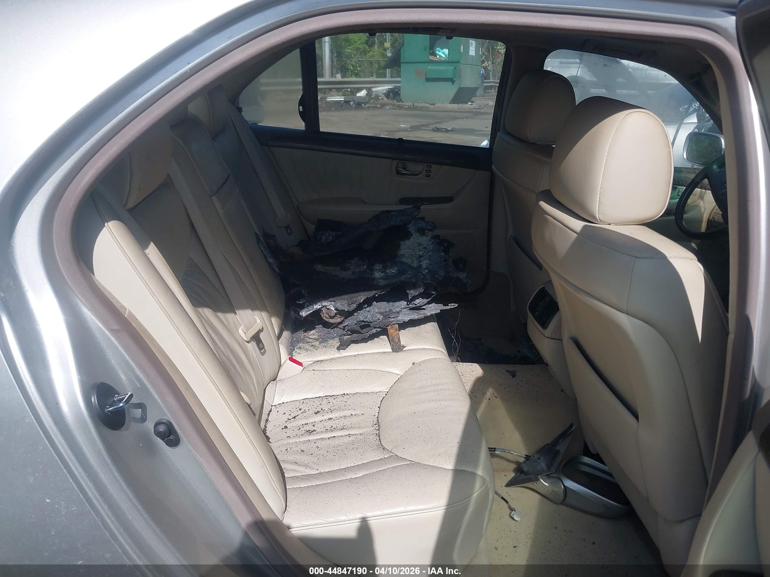 LEXUS LS image 8