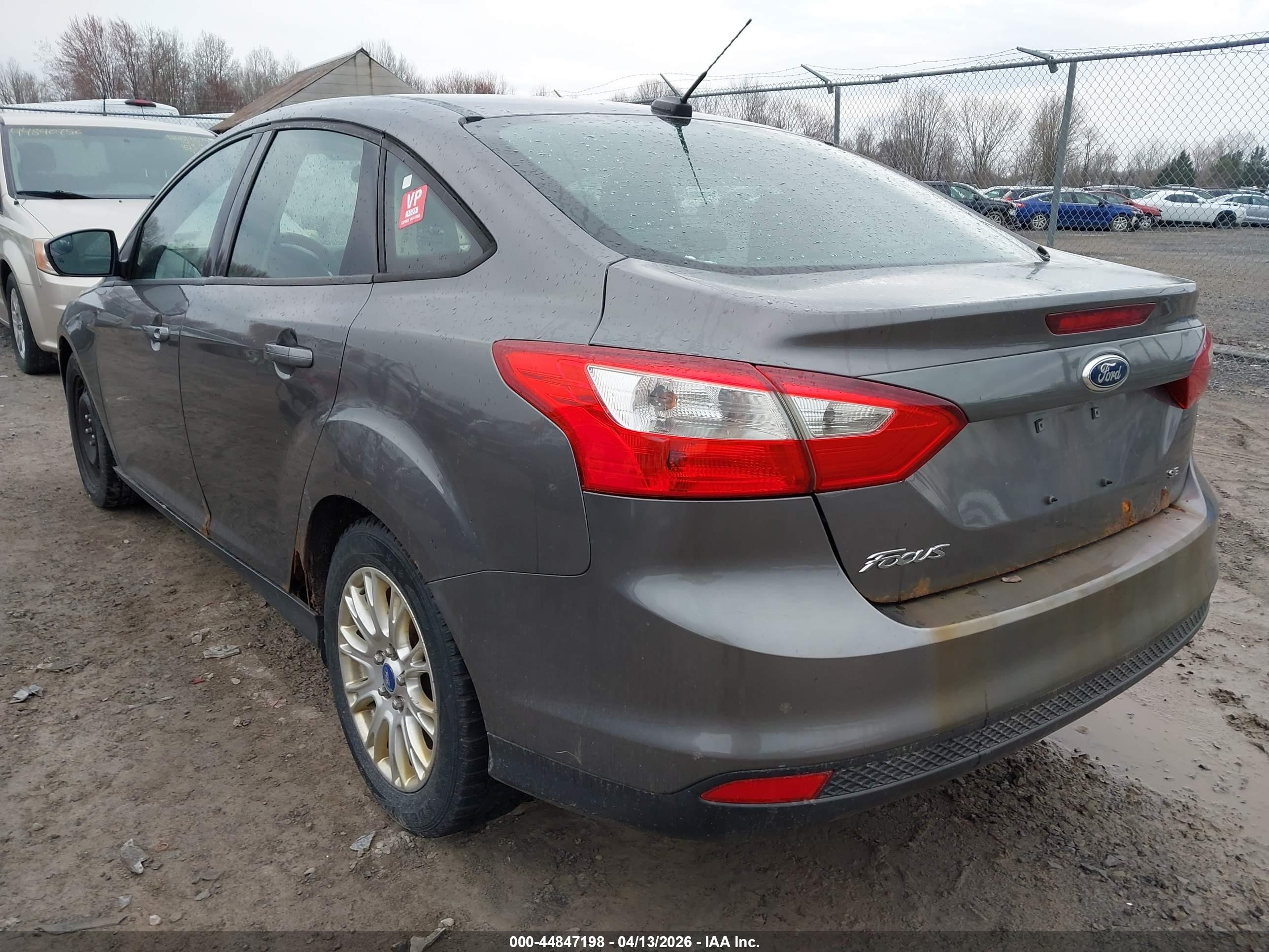 FORD FOCUS image 3