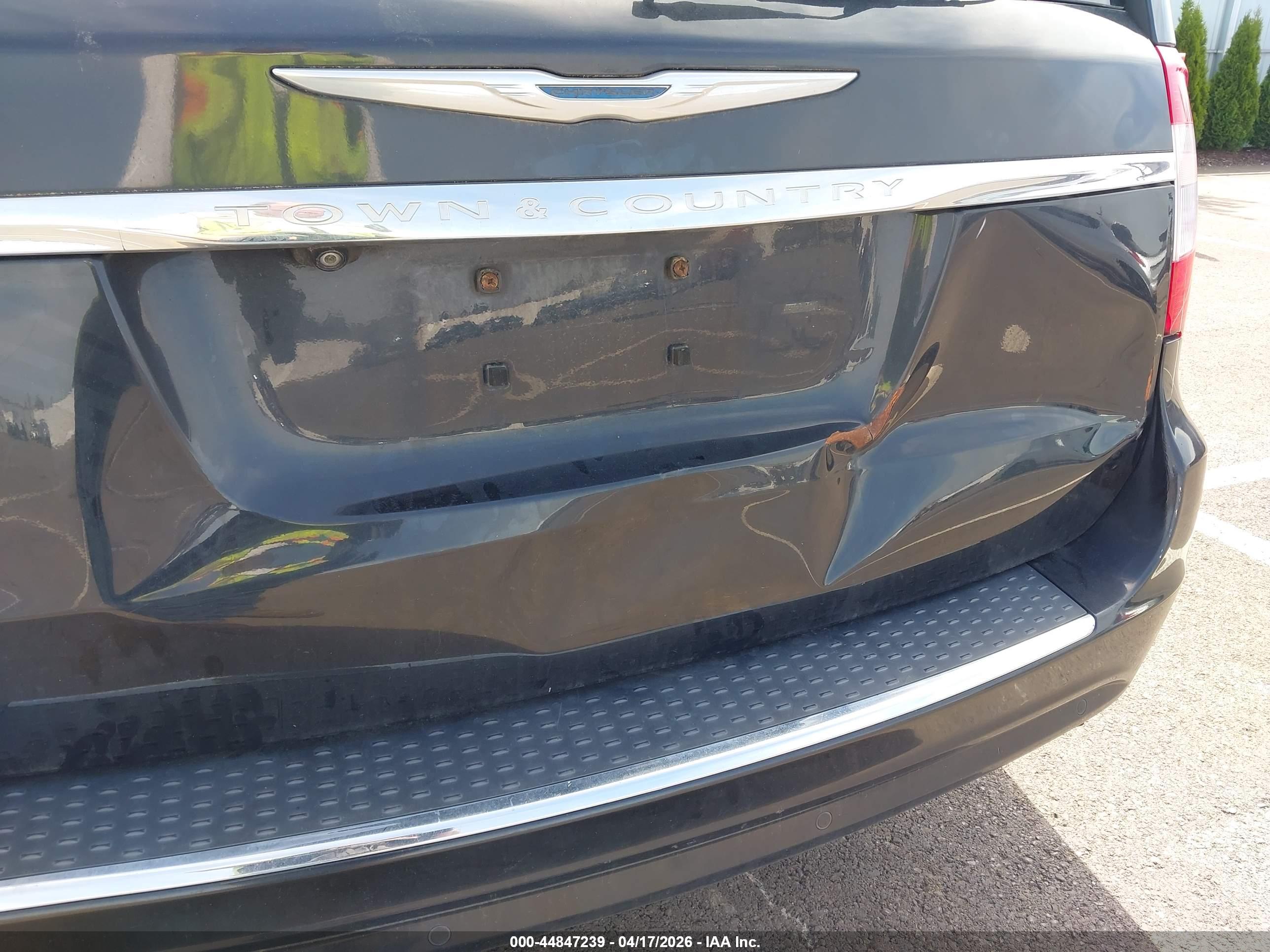 CHRYSLER TOWN image 6
