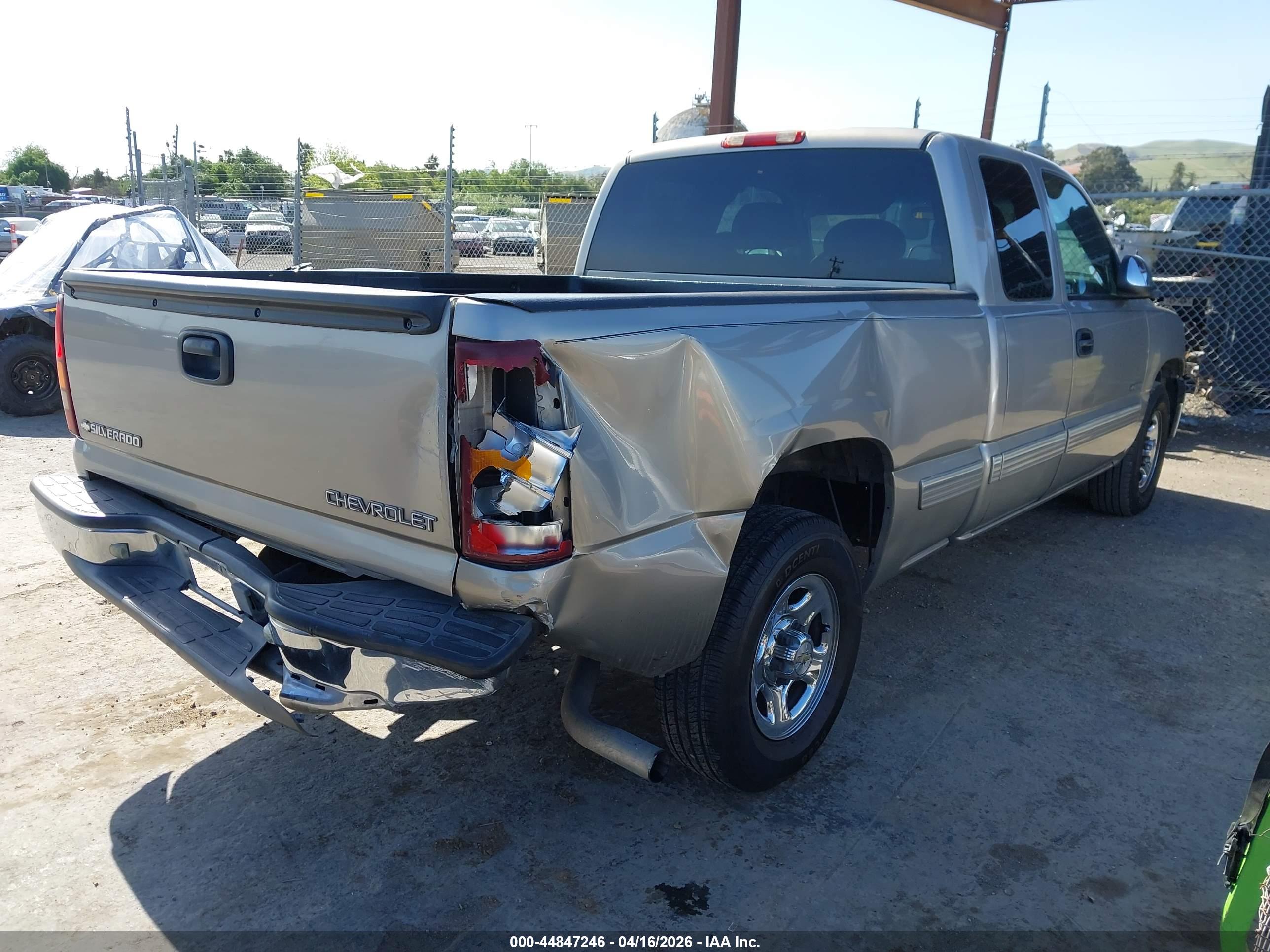 CHEVROLET SILVERADO image 4