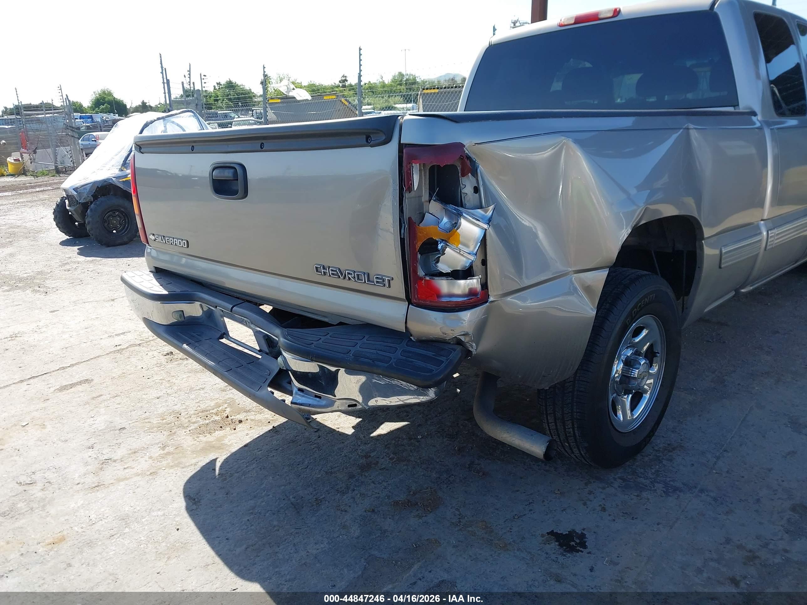 CHEVROLET SILVERADO image 6