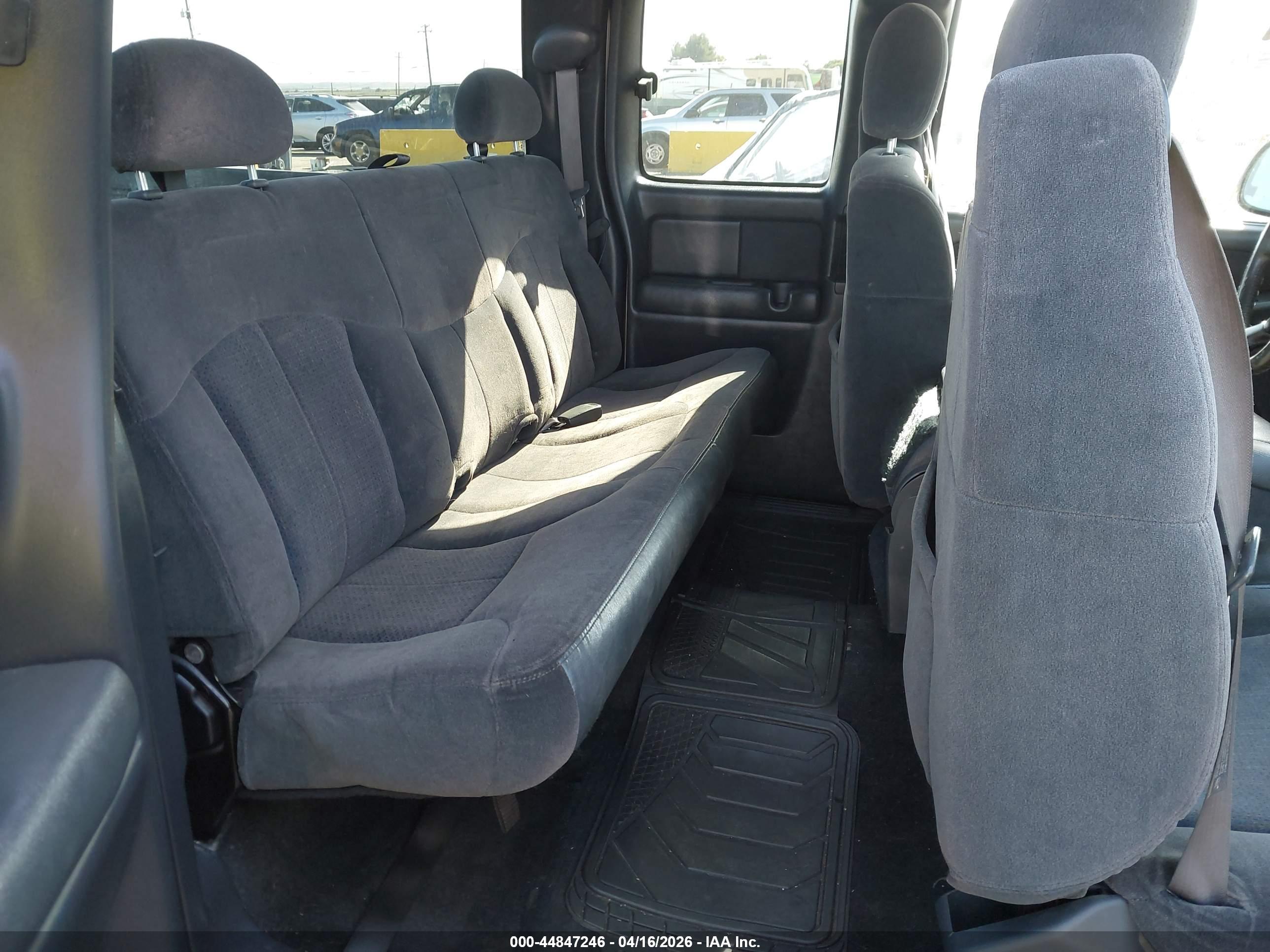 CHEVROLET SILVERADO image 8