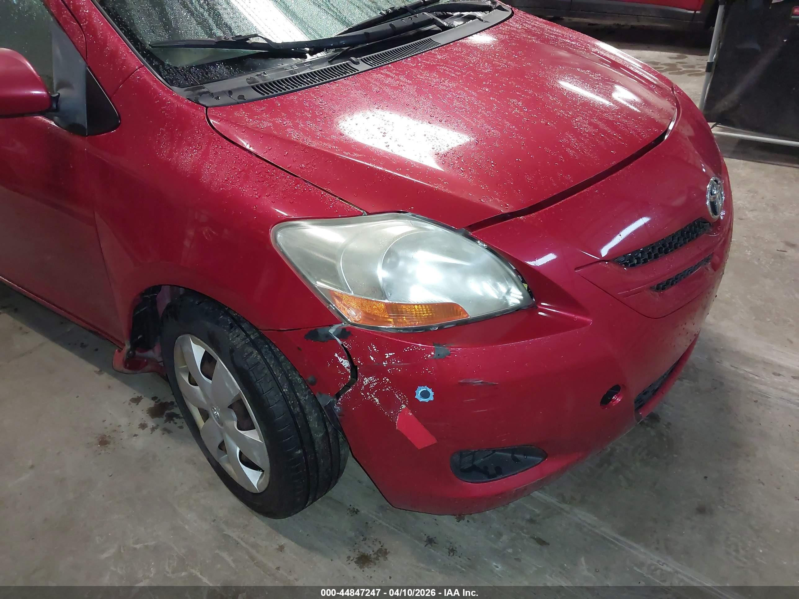 TOYOTA YARIS image 6