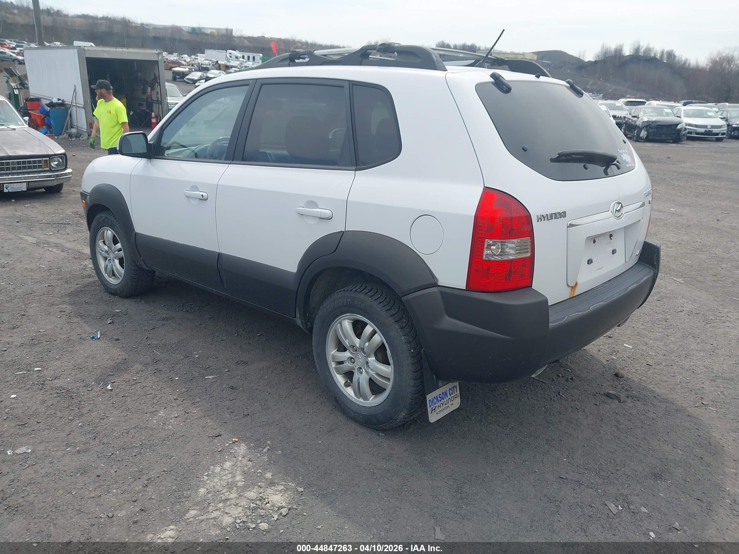 HYUNDAI TUCSON image 3
