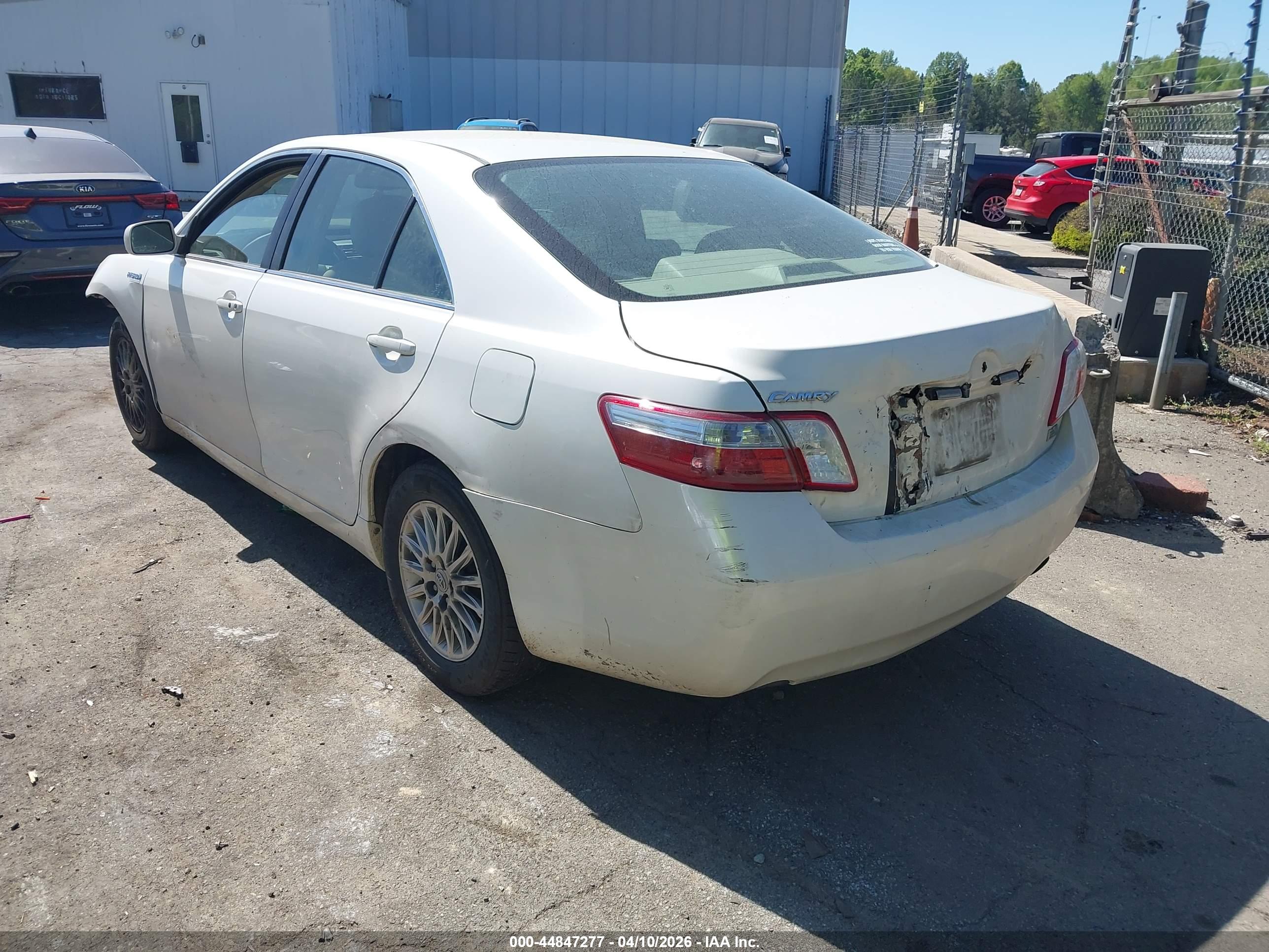 TOYOTA CAMRY image 3