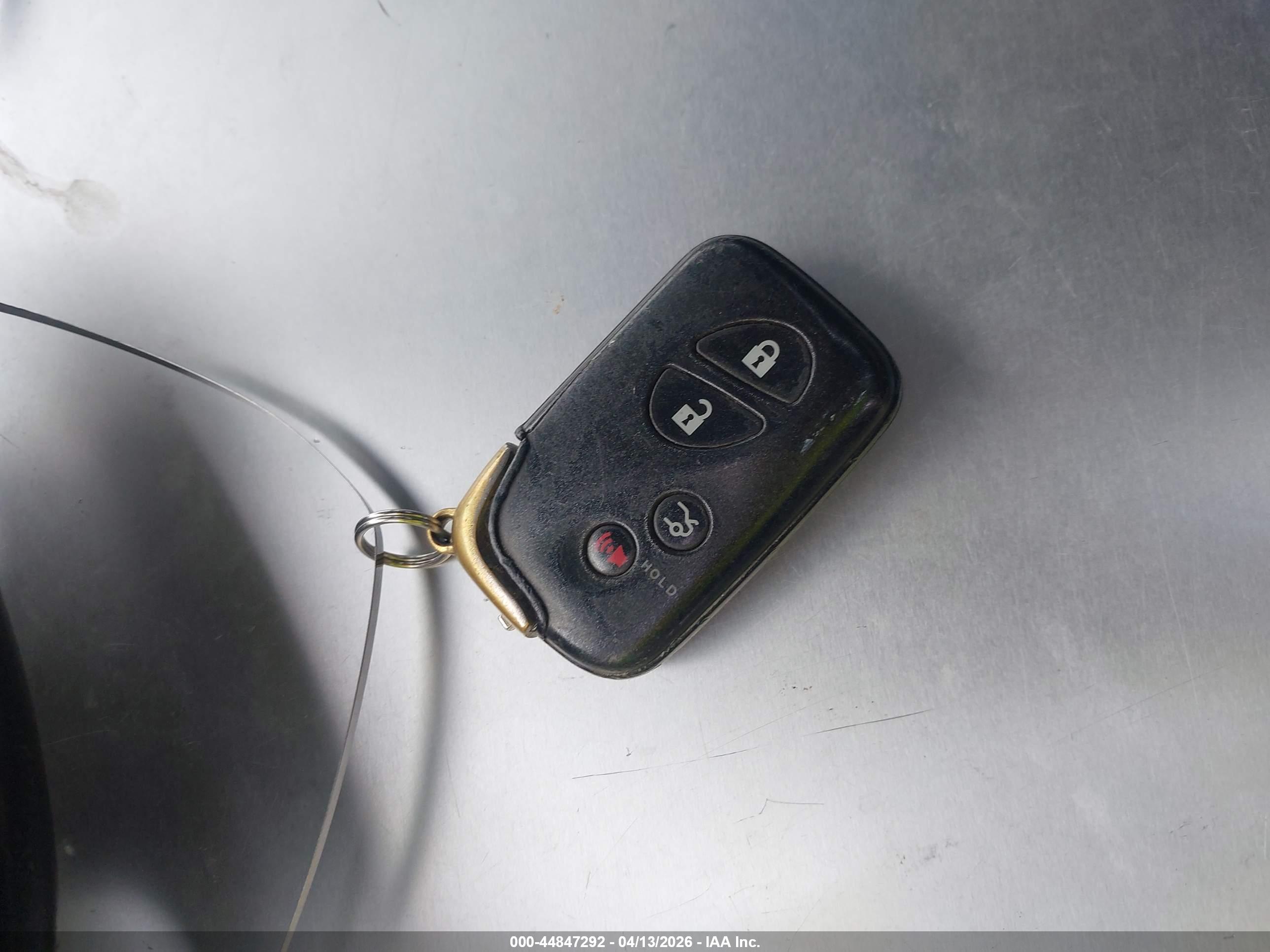 LEXUS IS image 11