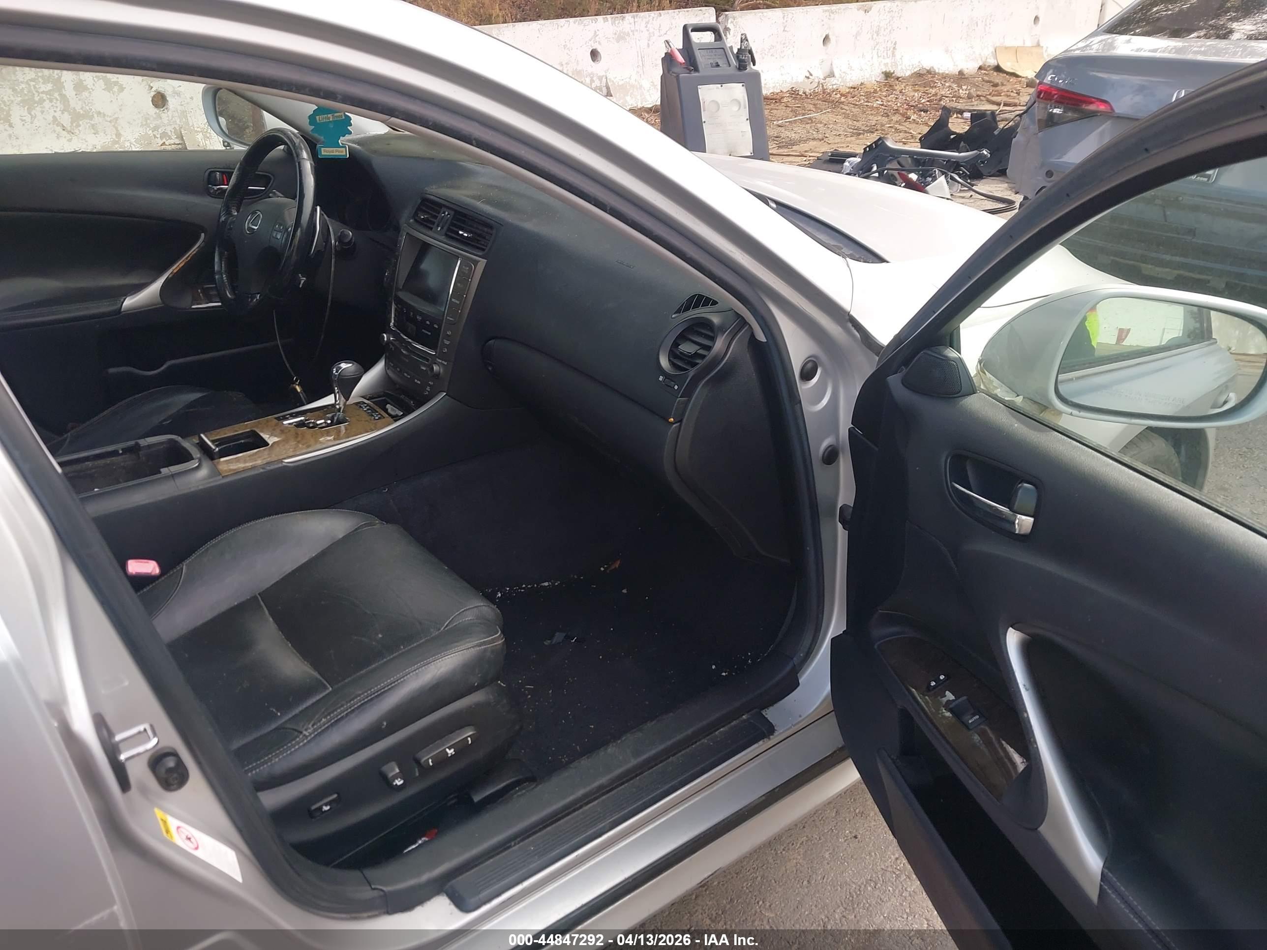 LEXUS IS image 5