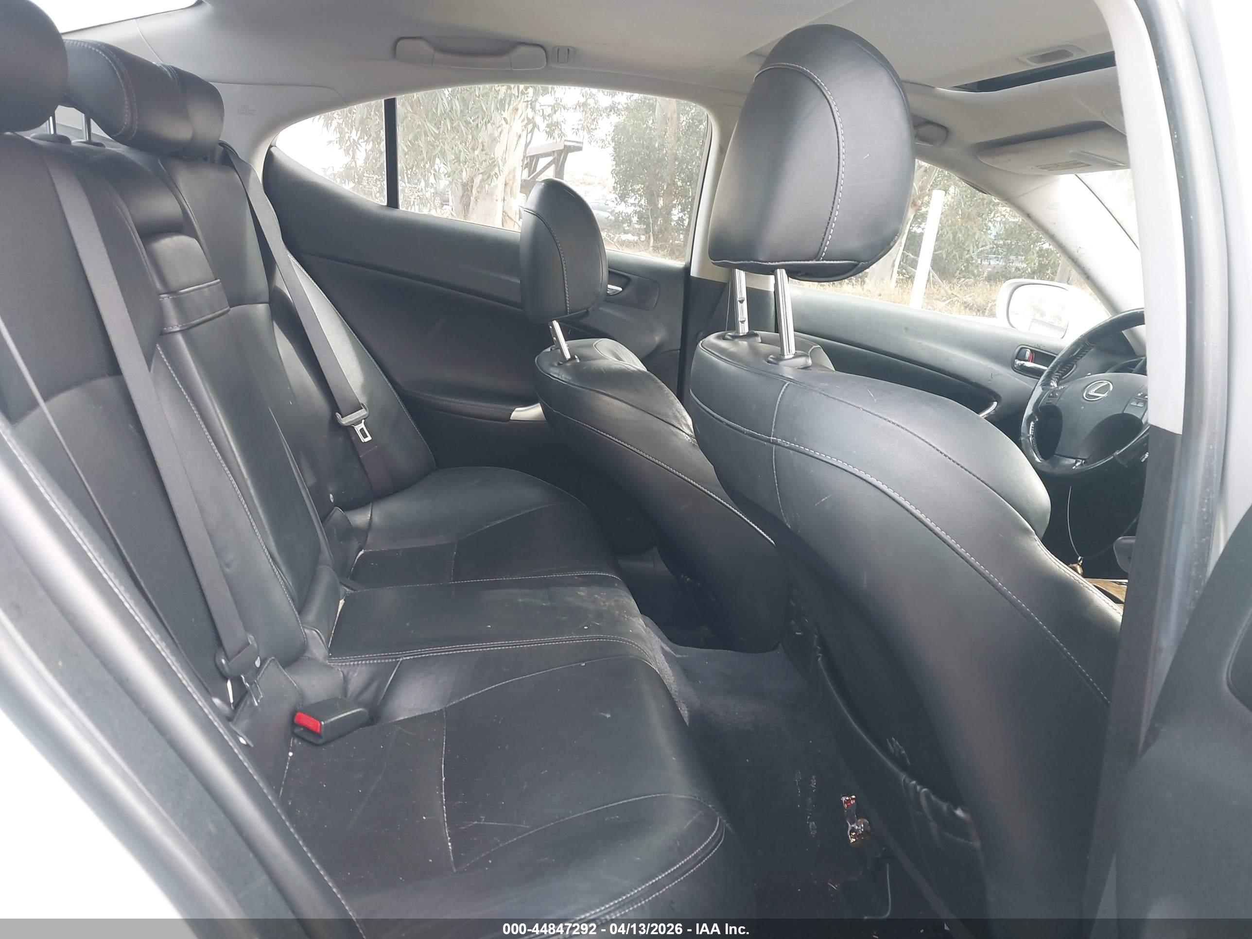 LEXUS IS image 8