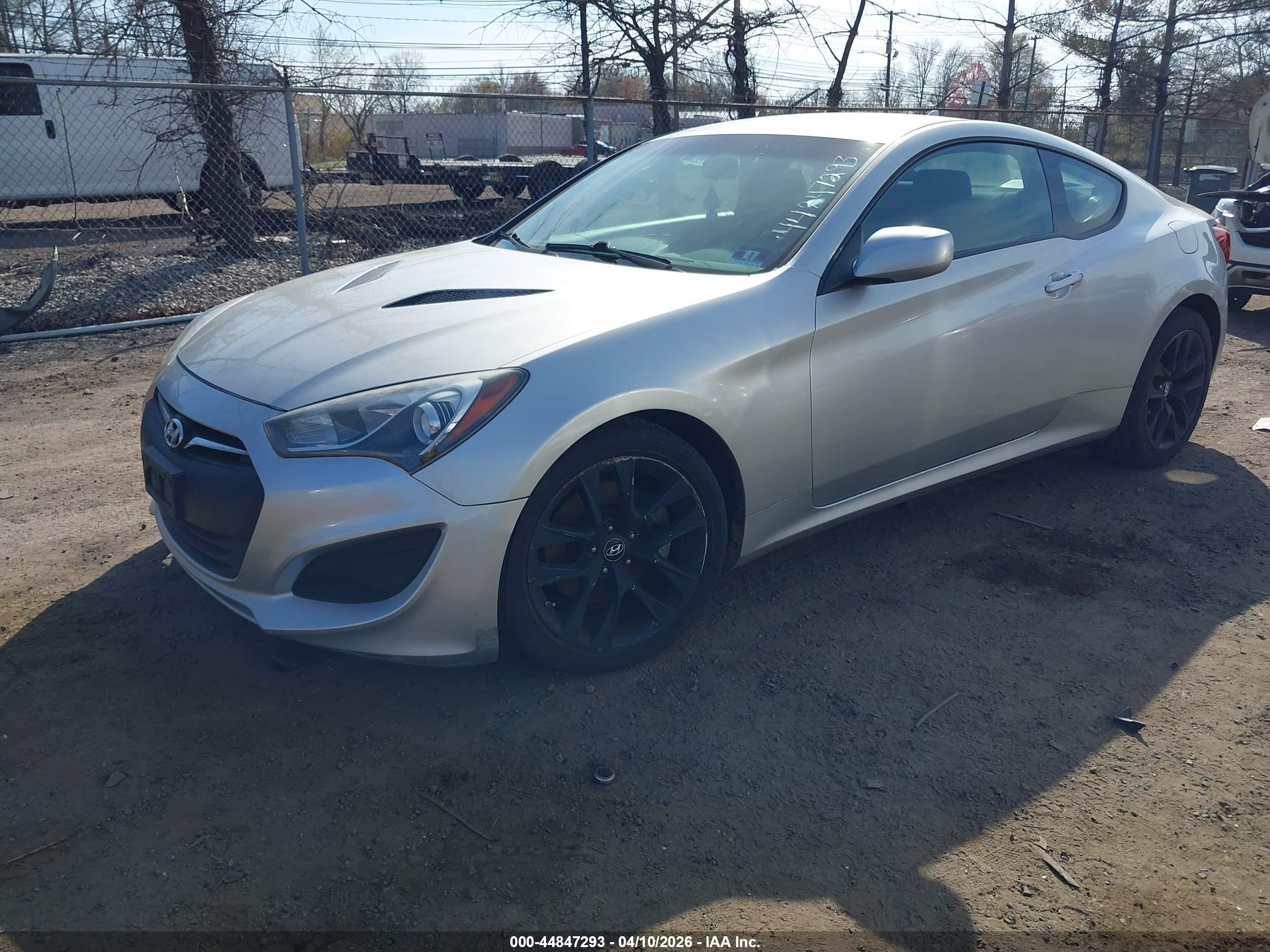HYUNDAI GENESIS image 2