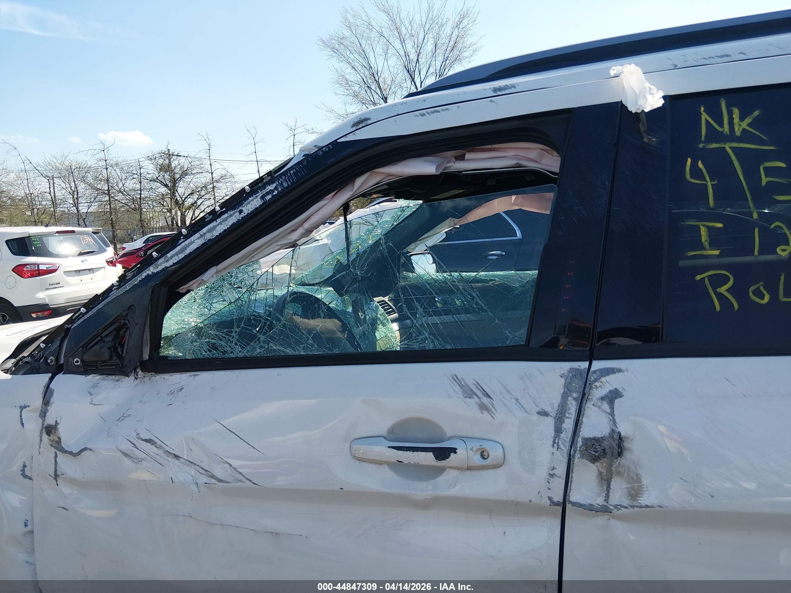 FORD EXPLORER image 6