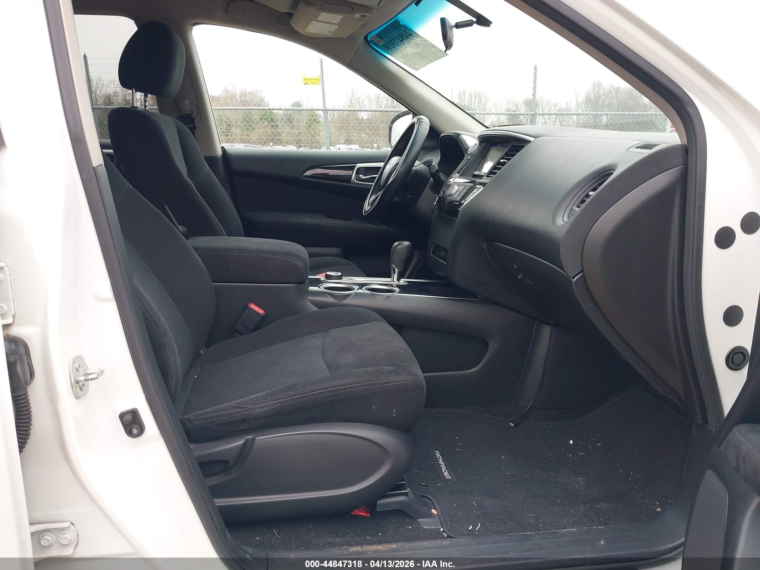 NISSAN PATHFINDER image 5