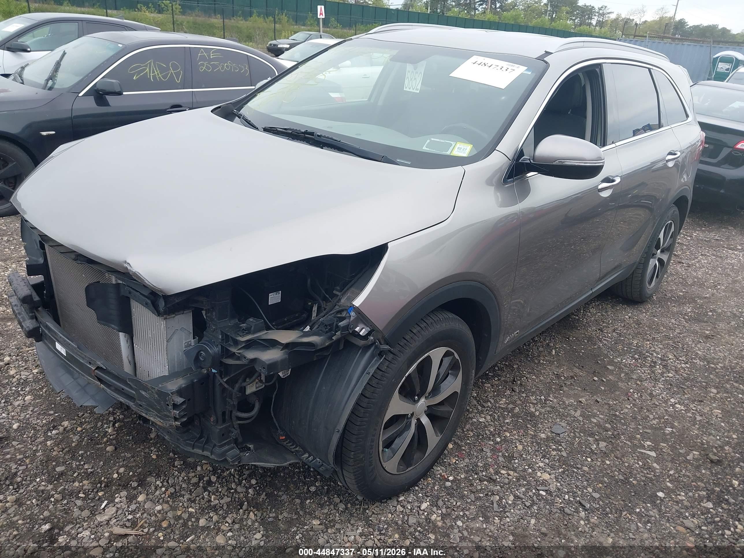 KIA SORENTO image 2