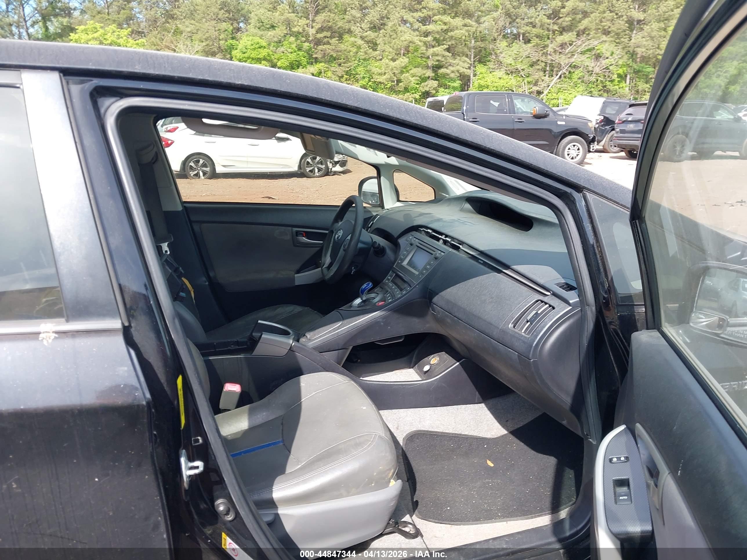 TOYOTA PRIUS image 5