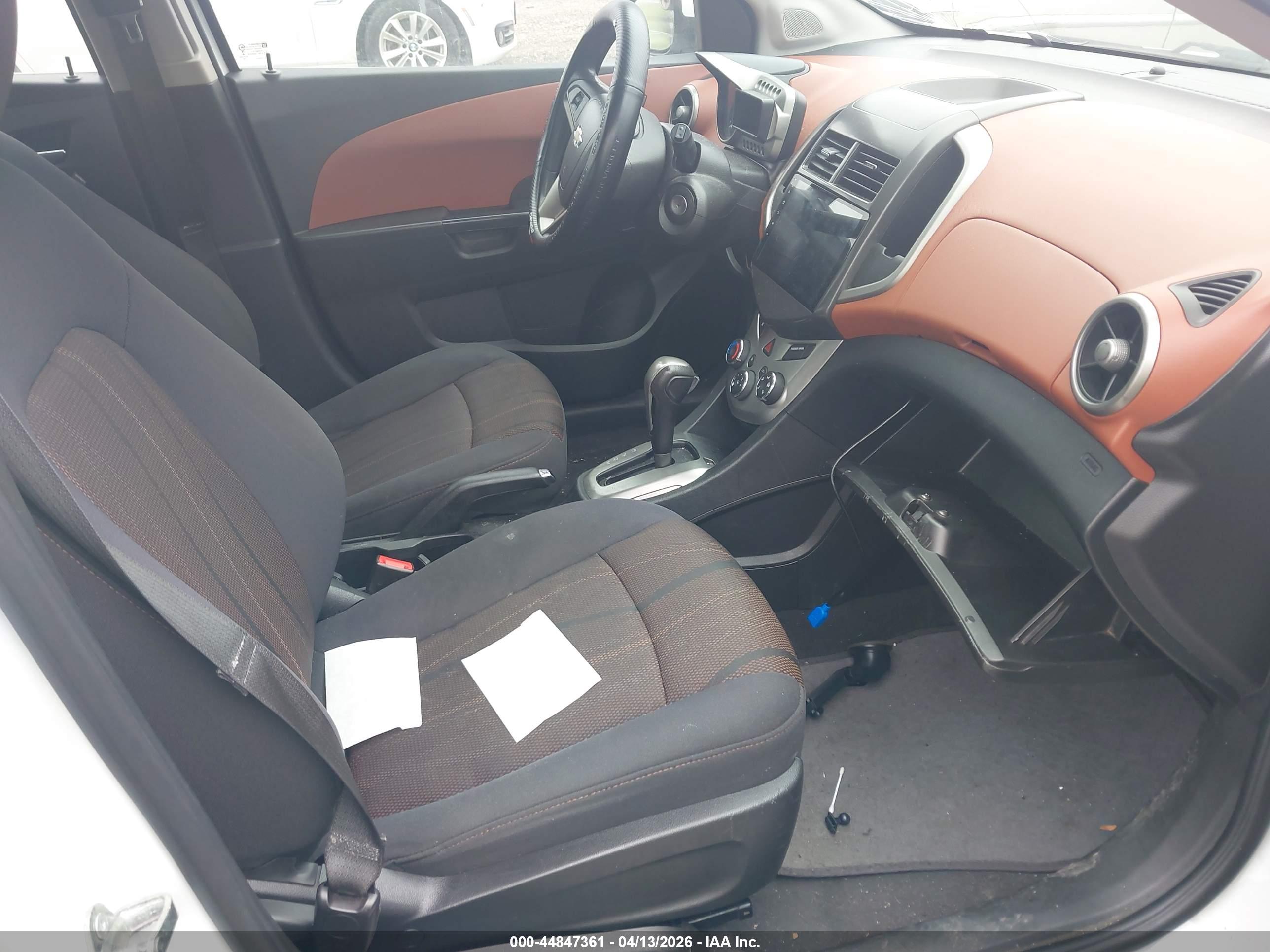 CHEVROLET SONIC image 5