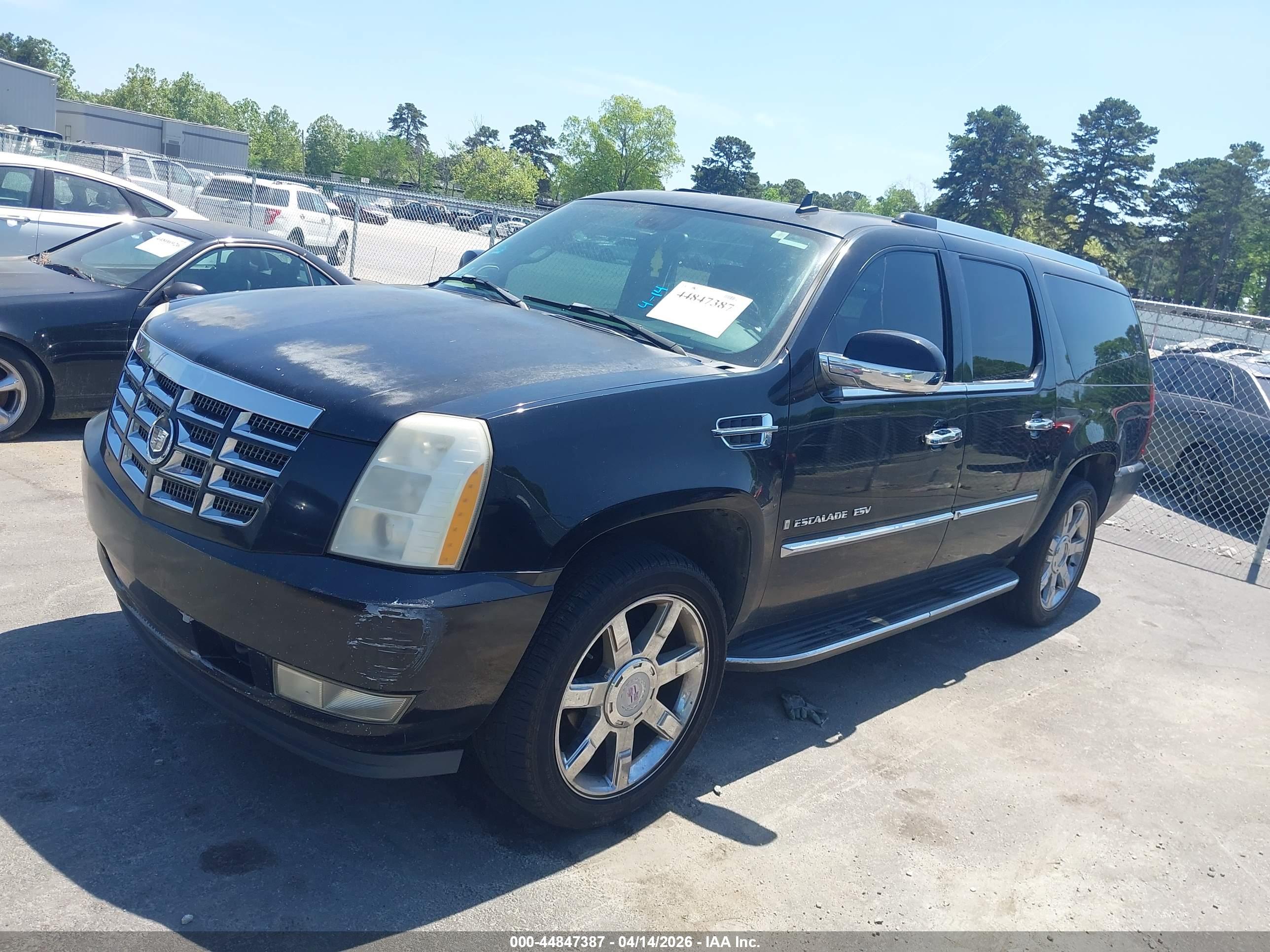 CADILLAC ESCALADE image 2