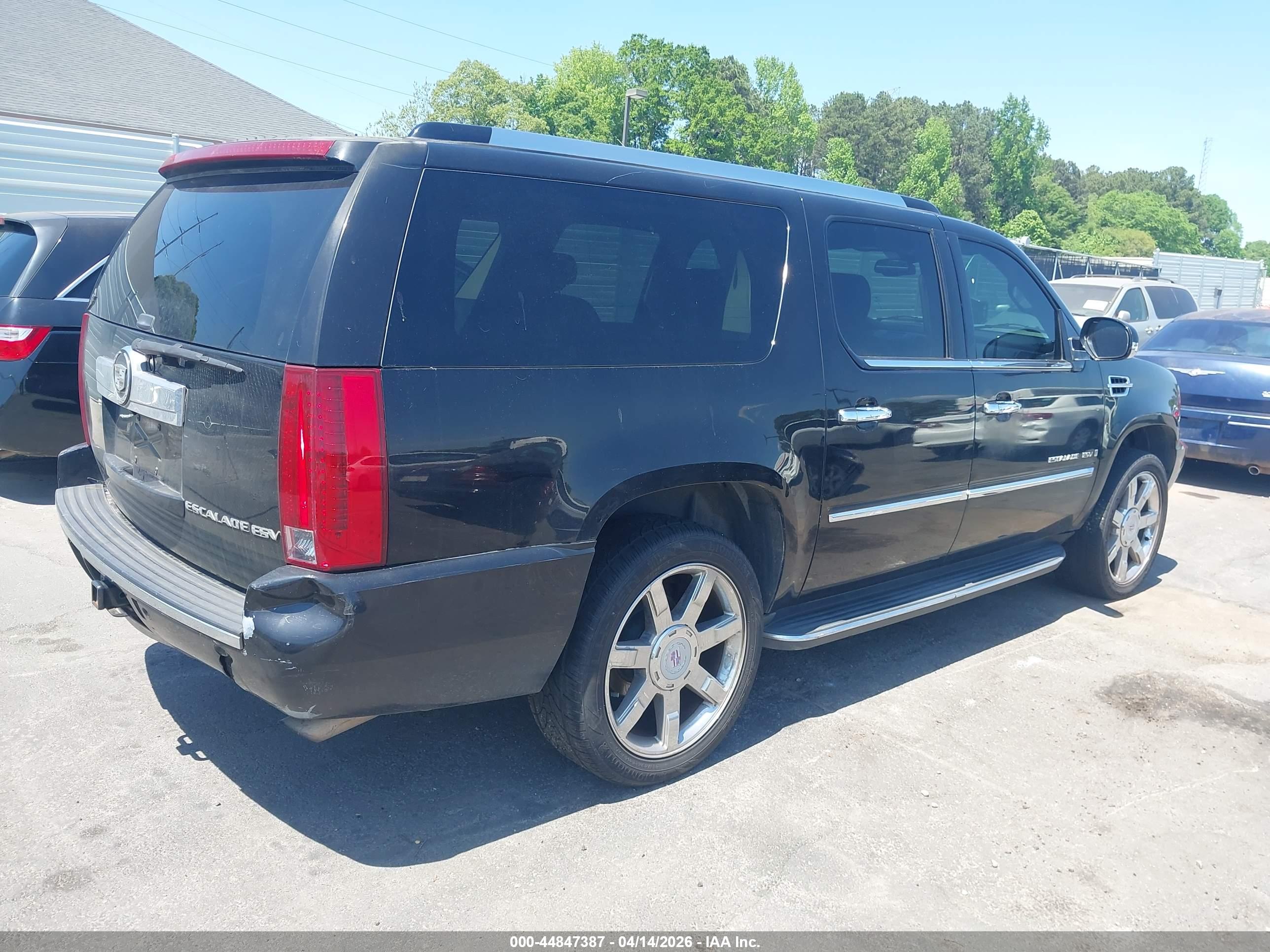 CADILLAC ESCALADE image 4