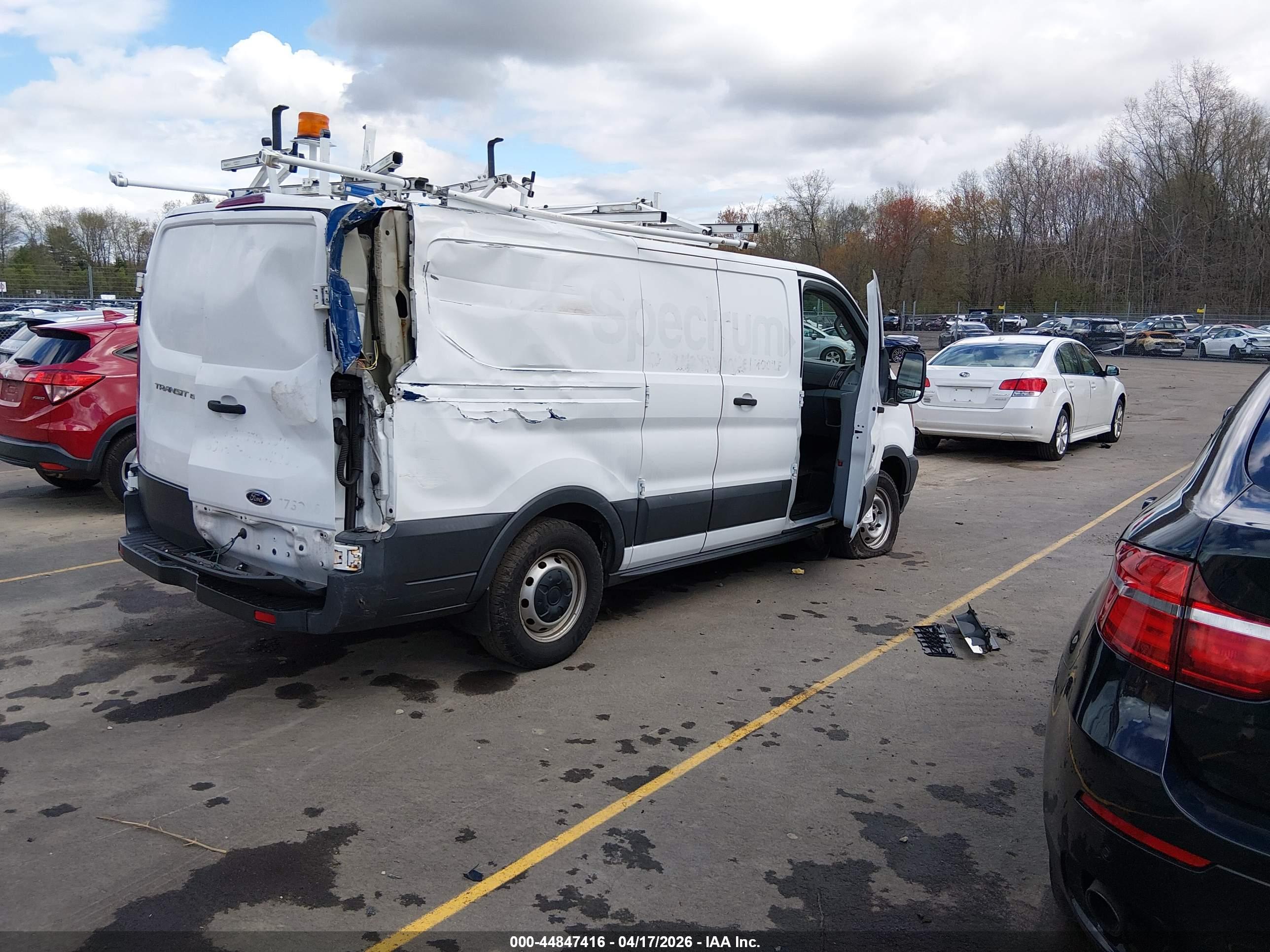 FORD TRANSIT-150 image 4