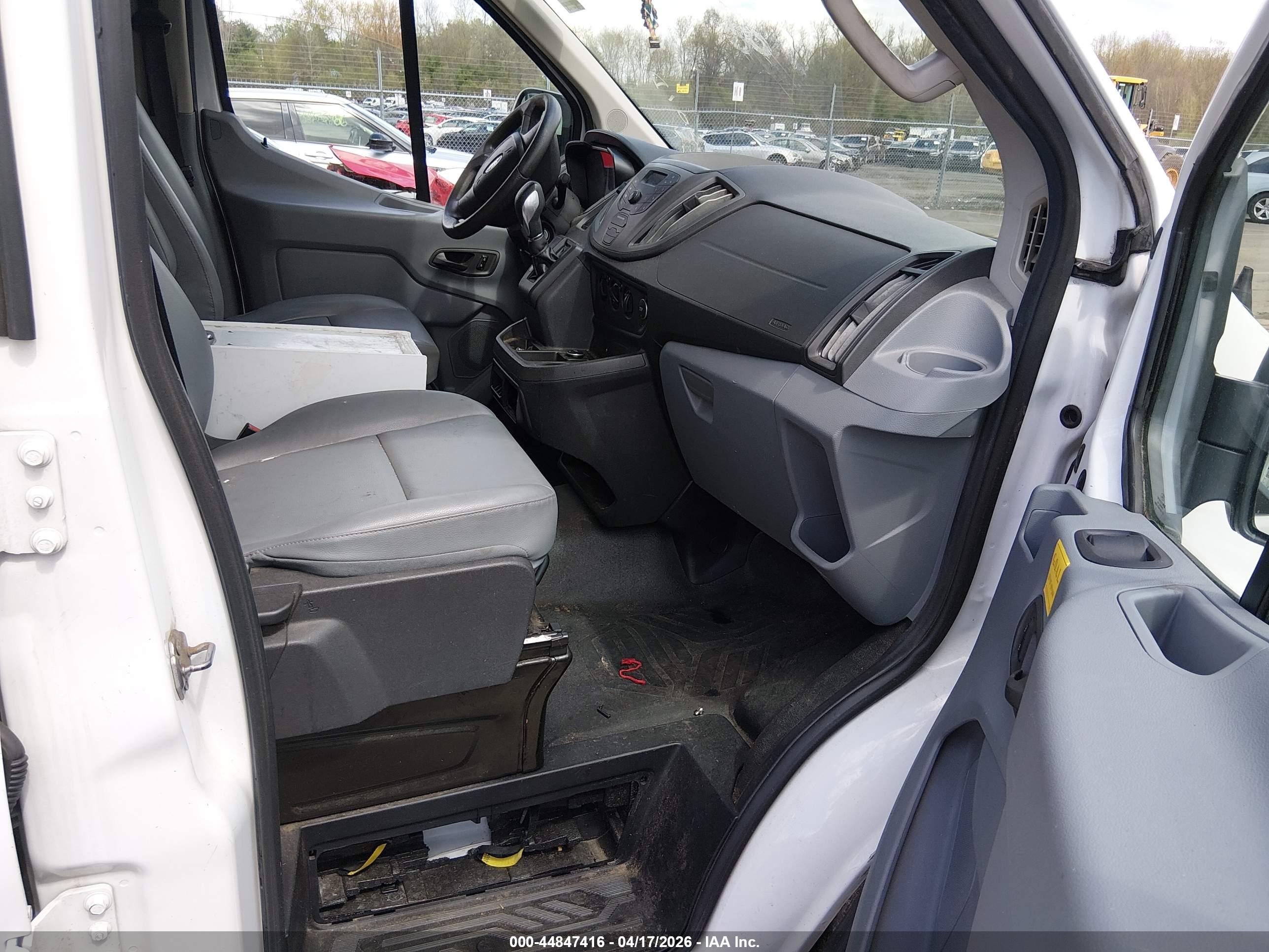 FORD TRANSIT-150 image 5