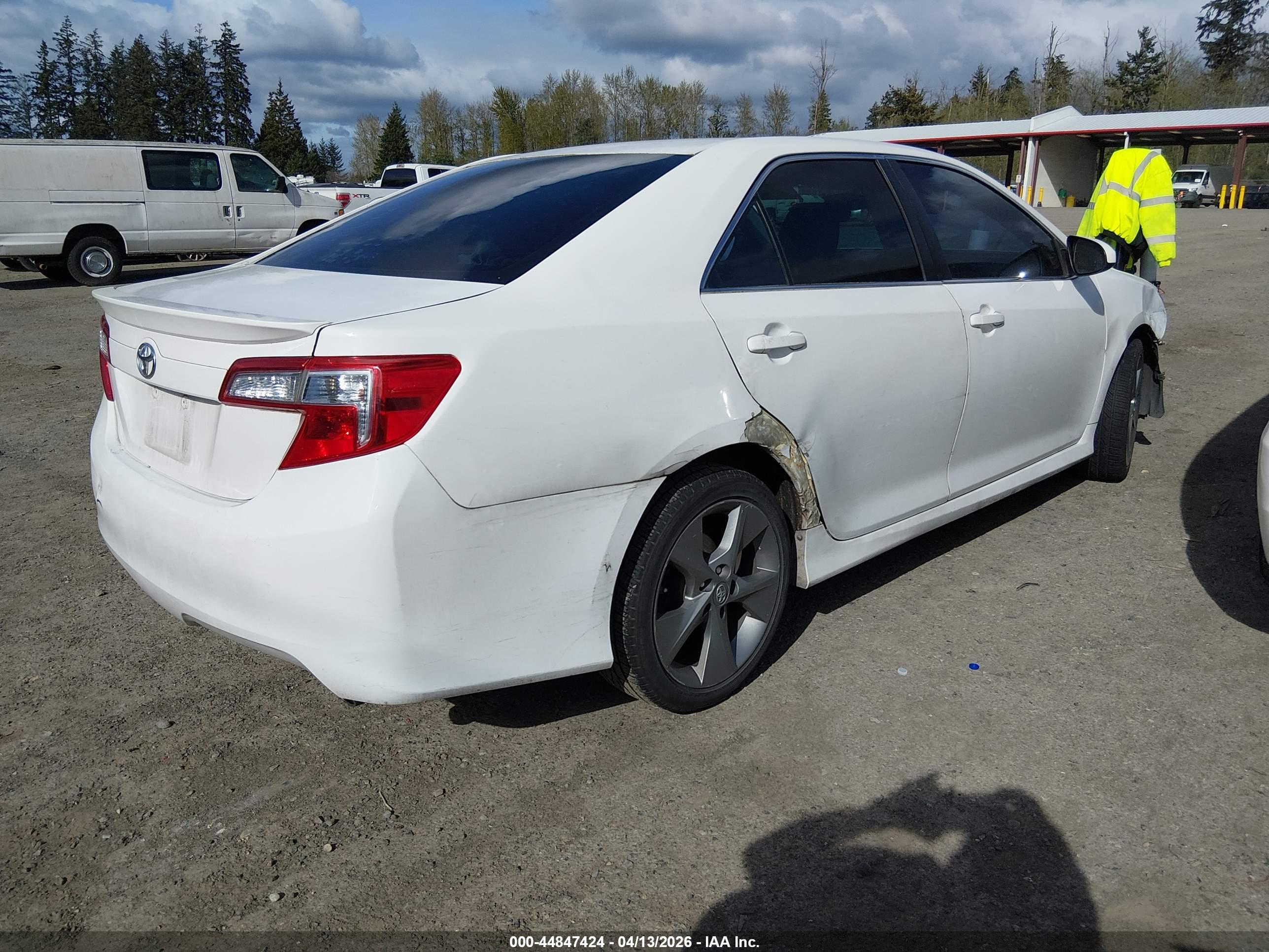 TOYOTA CAMRY image 4