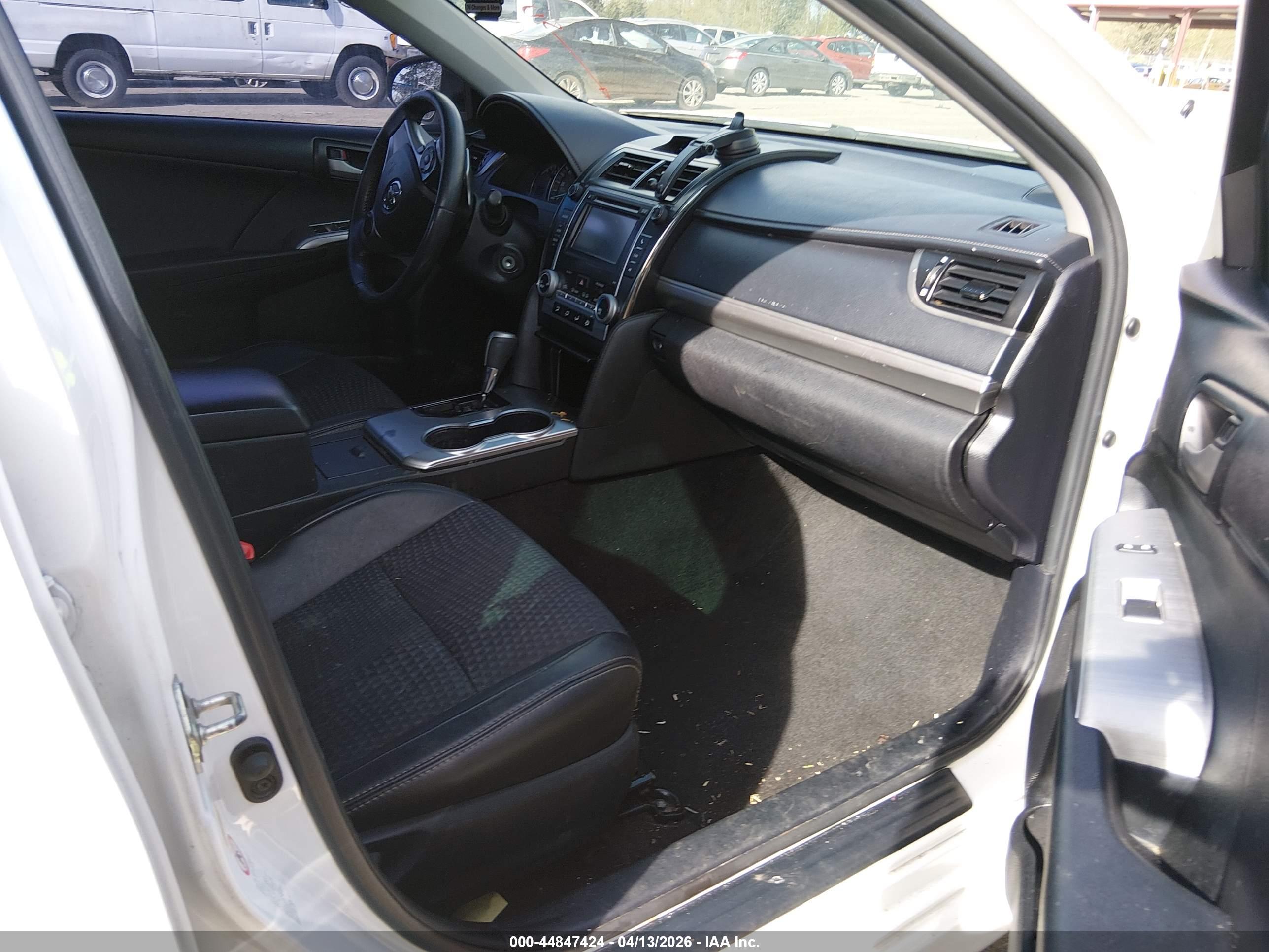 TOYOTA CAMRY image 5