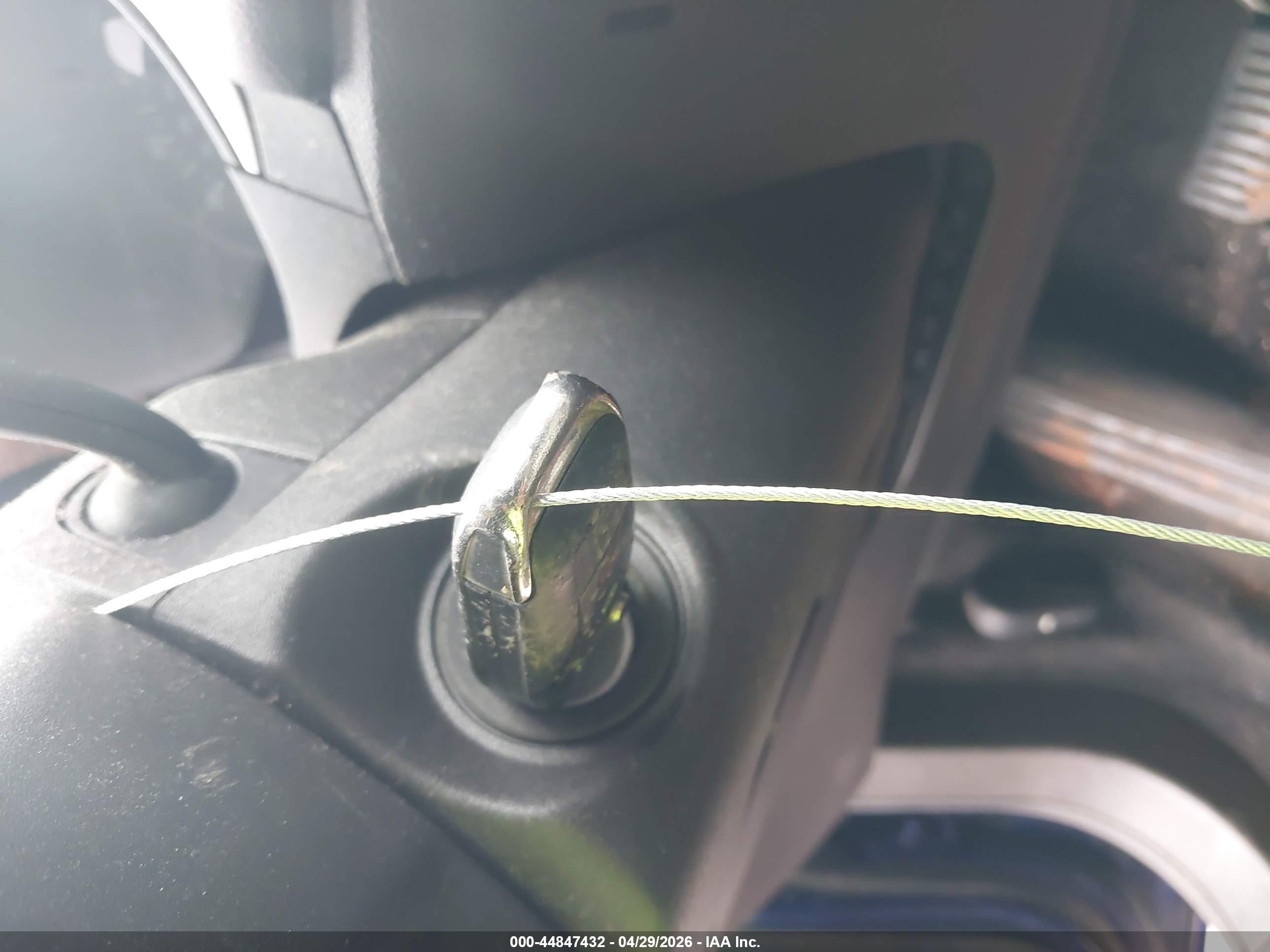 FORD FUSION image 11