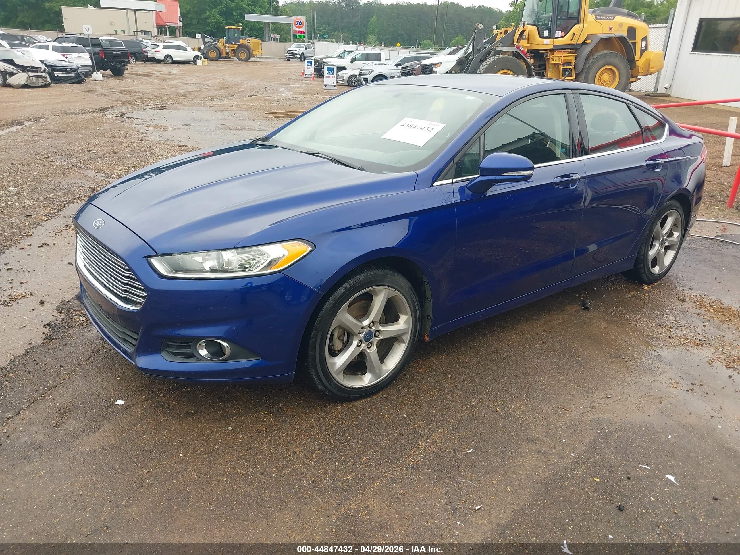 FORD FUSION image 2