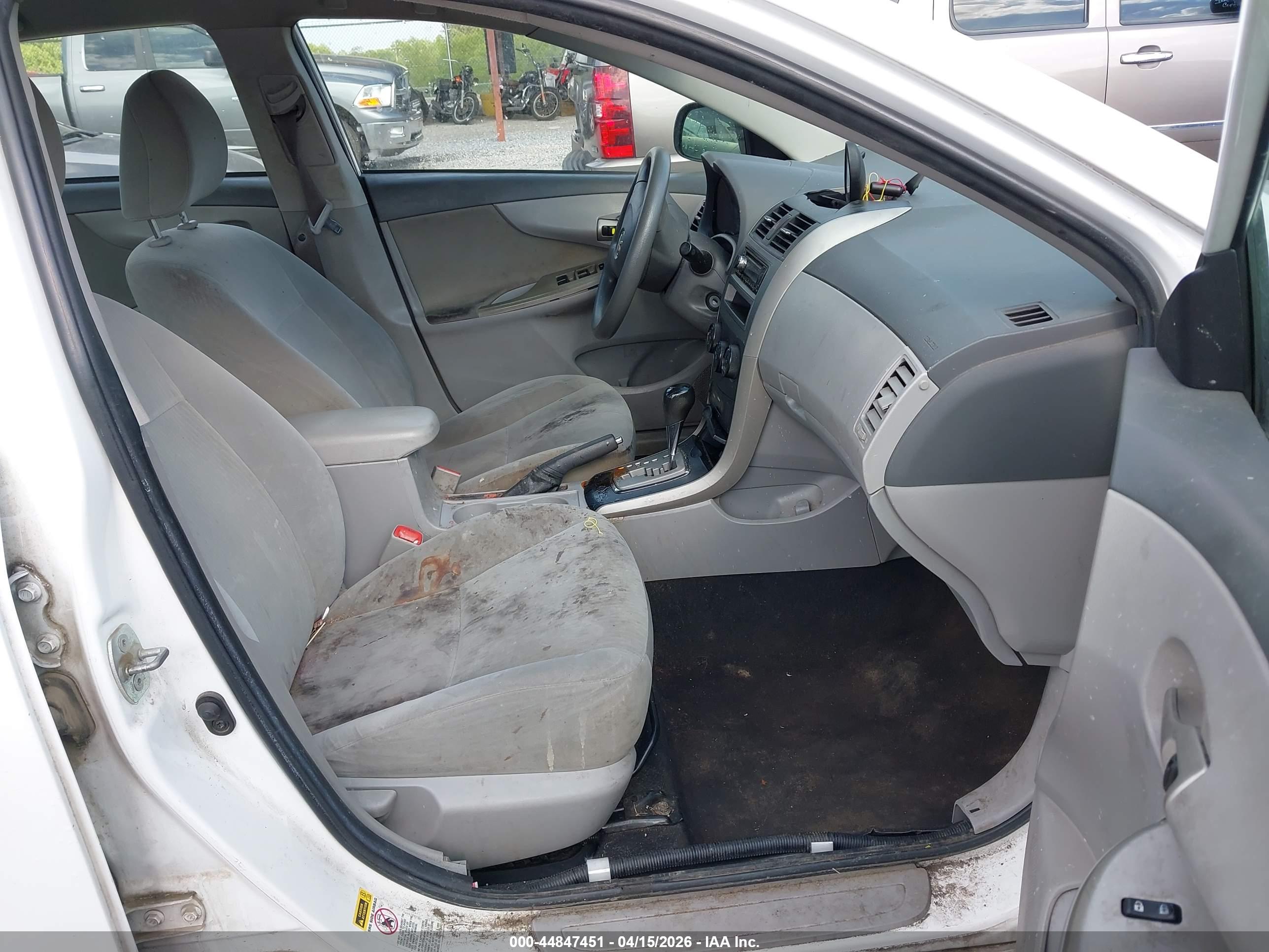 TOYOTA COROLLA image 5