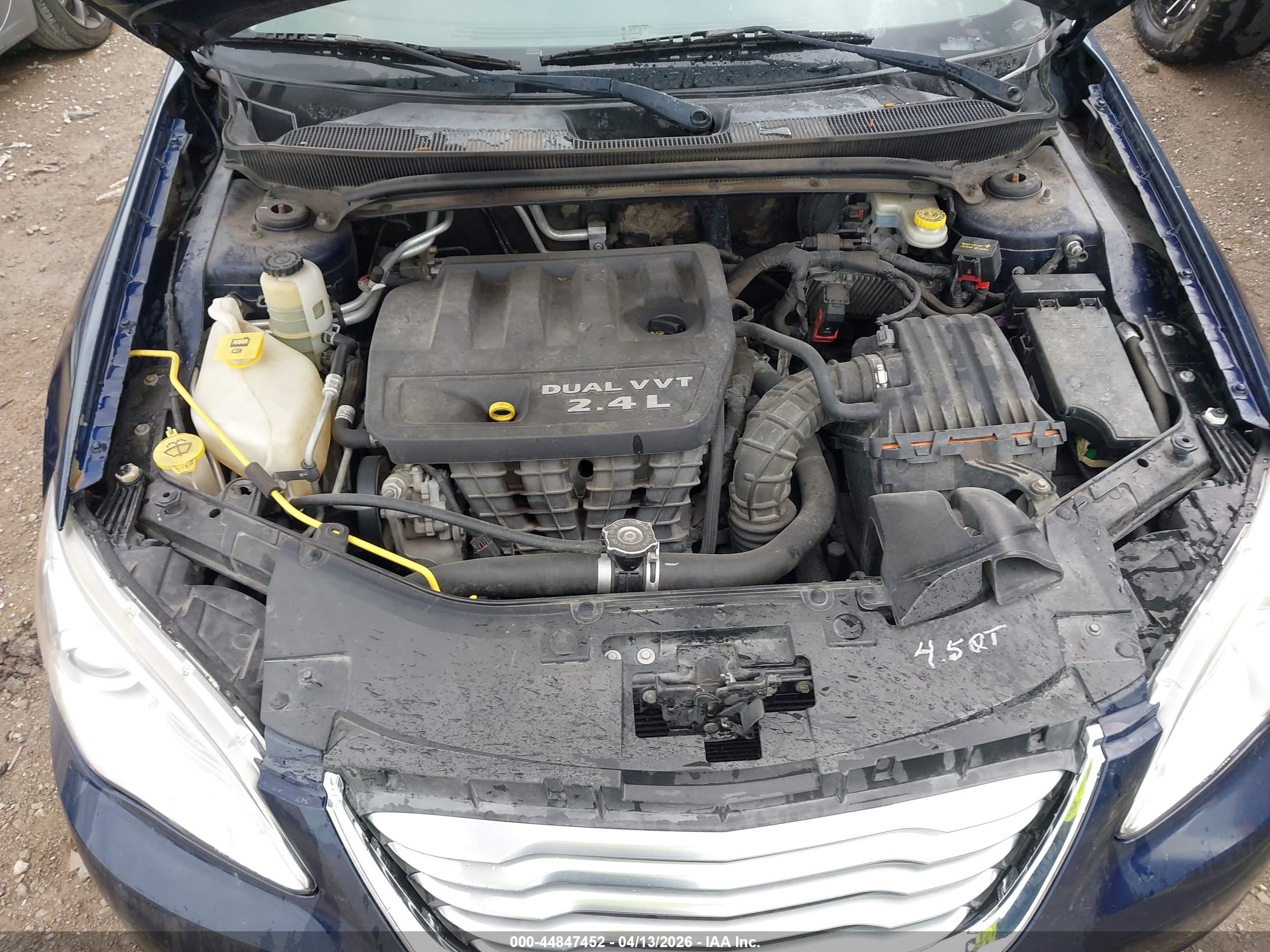 CHRYSLER 200 image 10