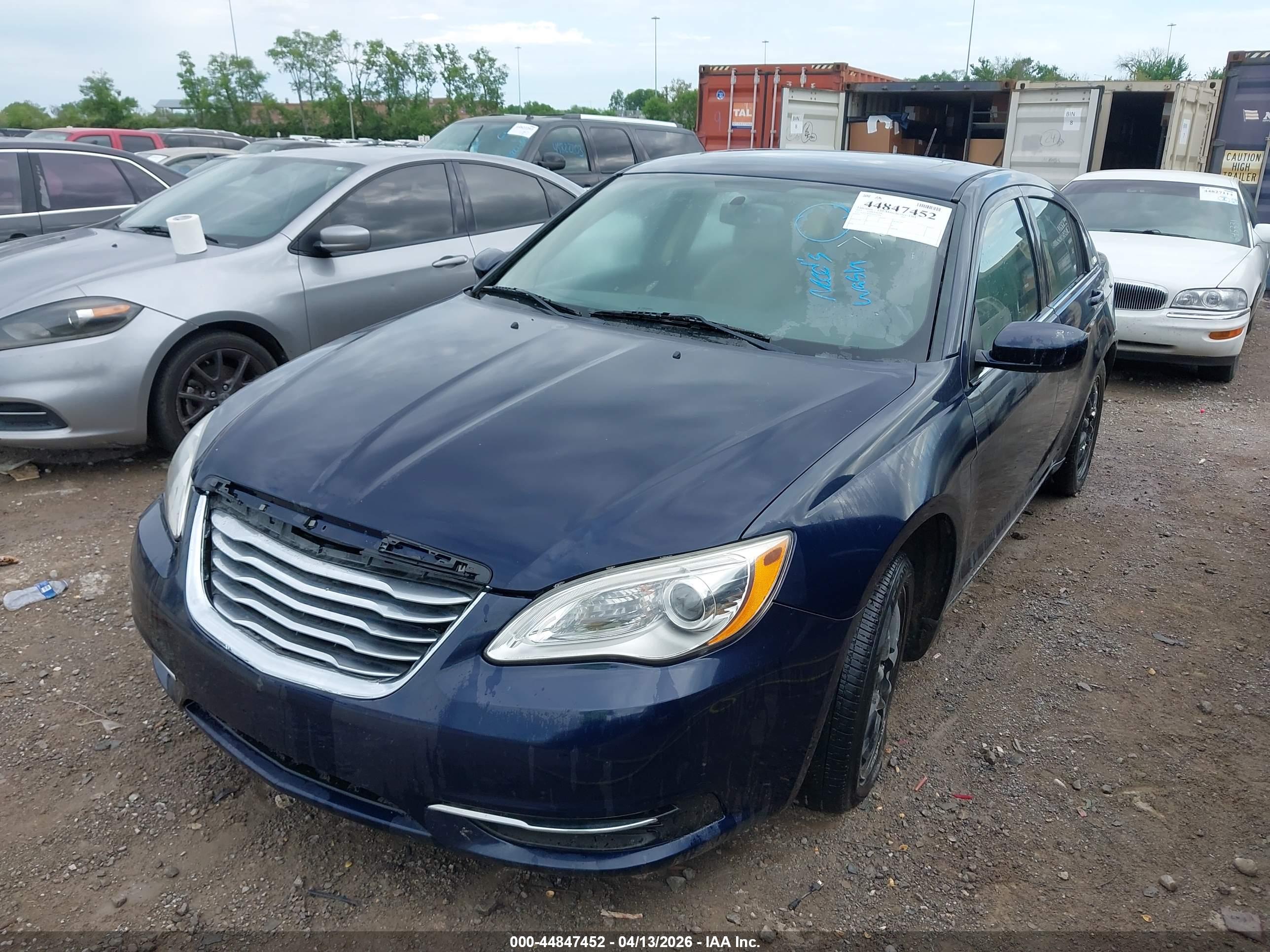 CHRYSLER 200 image 6