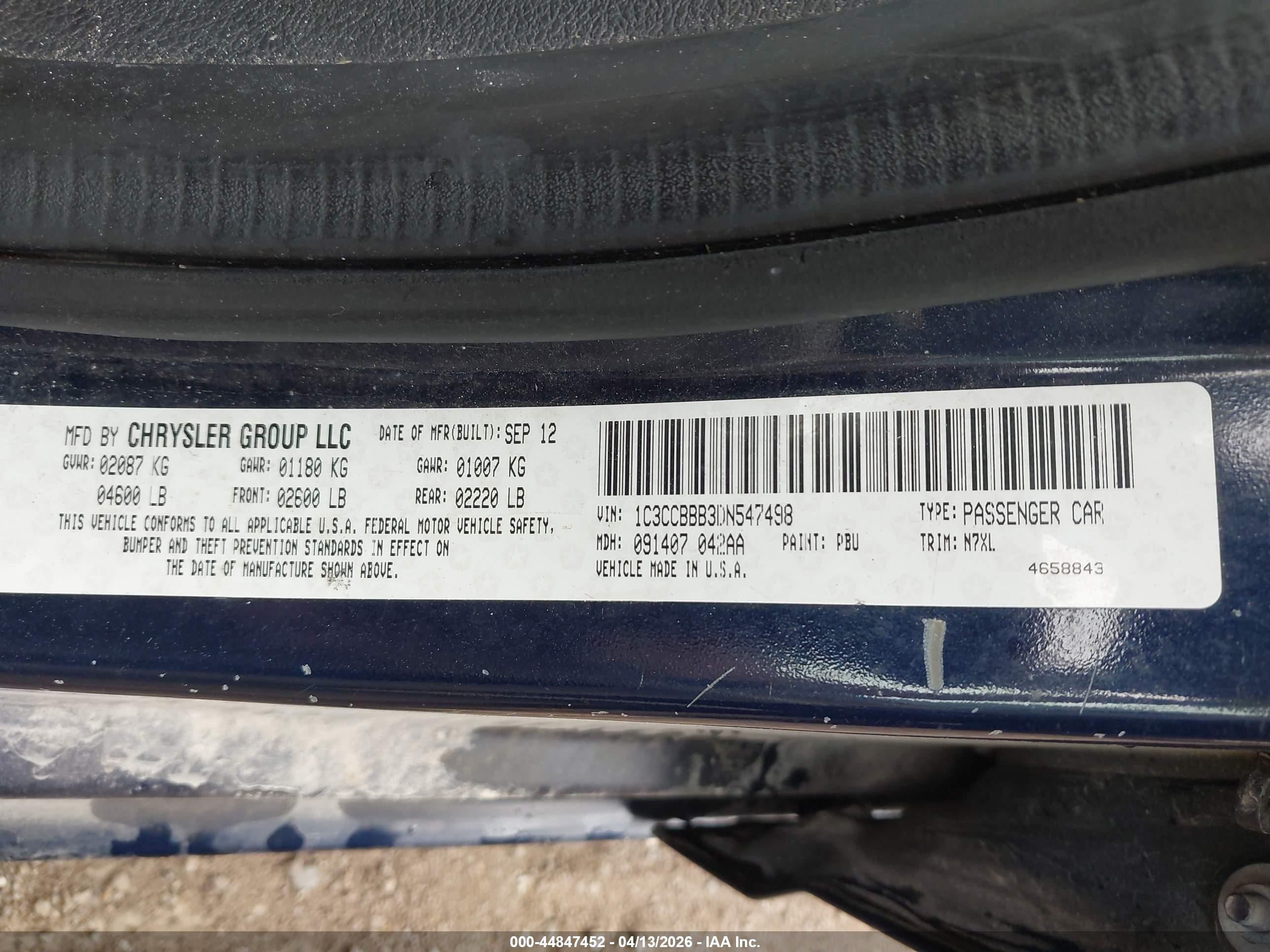 CHRYSLER 200 image 9