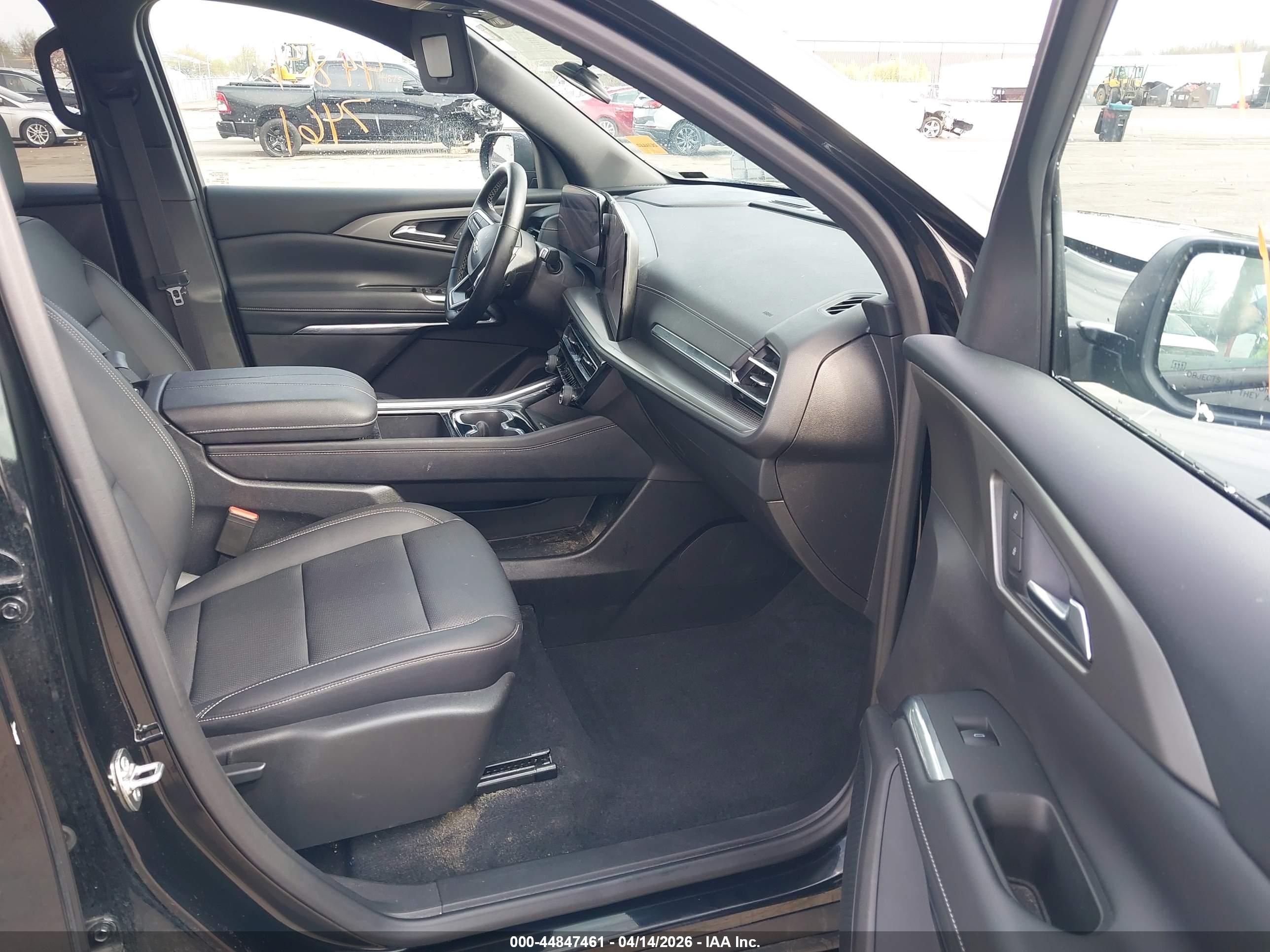 CHEVROLET TRAVERSE image 5