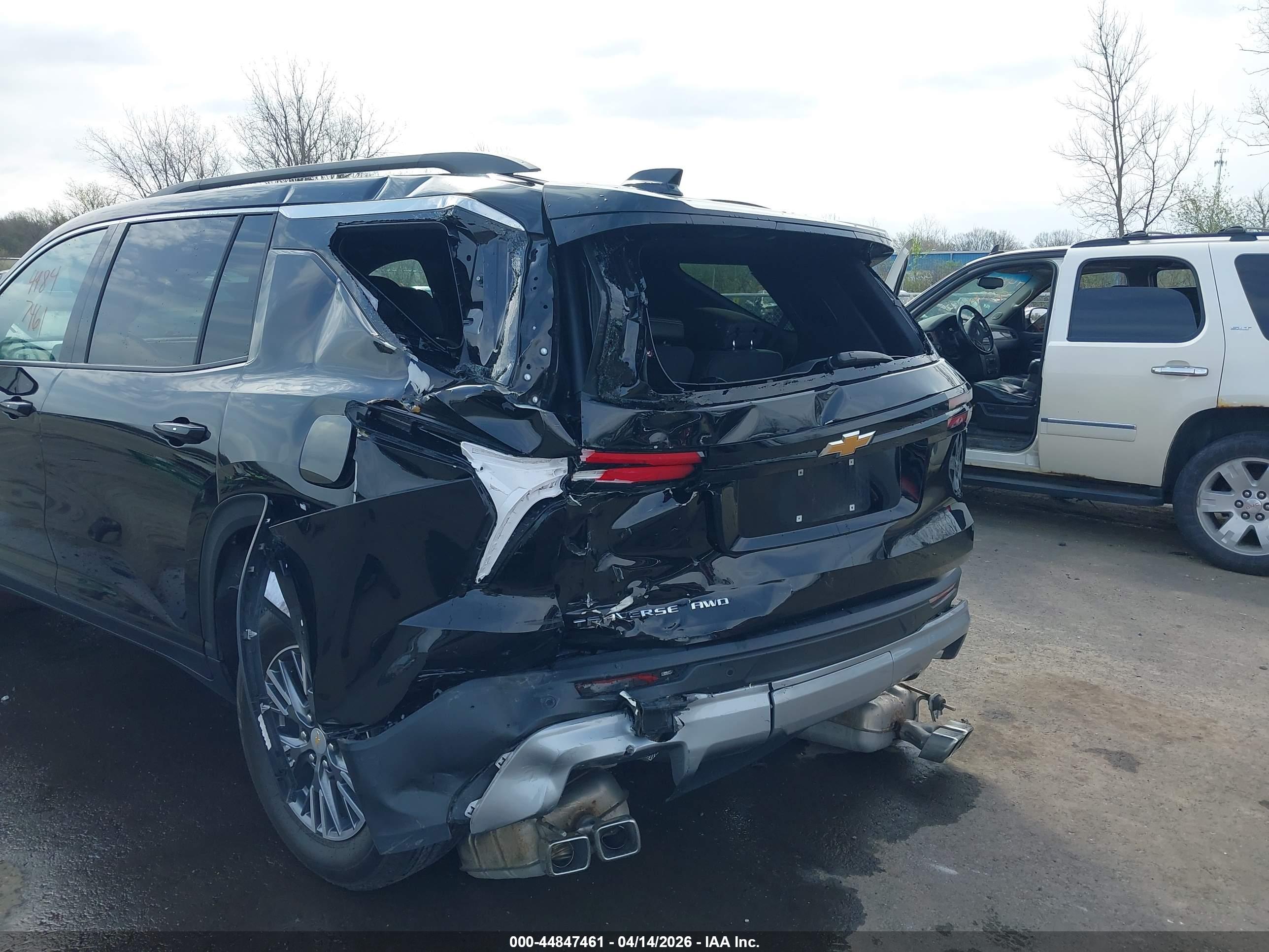 CHEVROLET TRAVERSE image 6