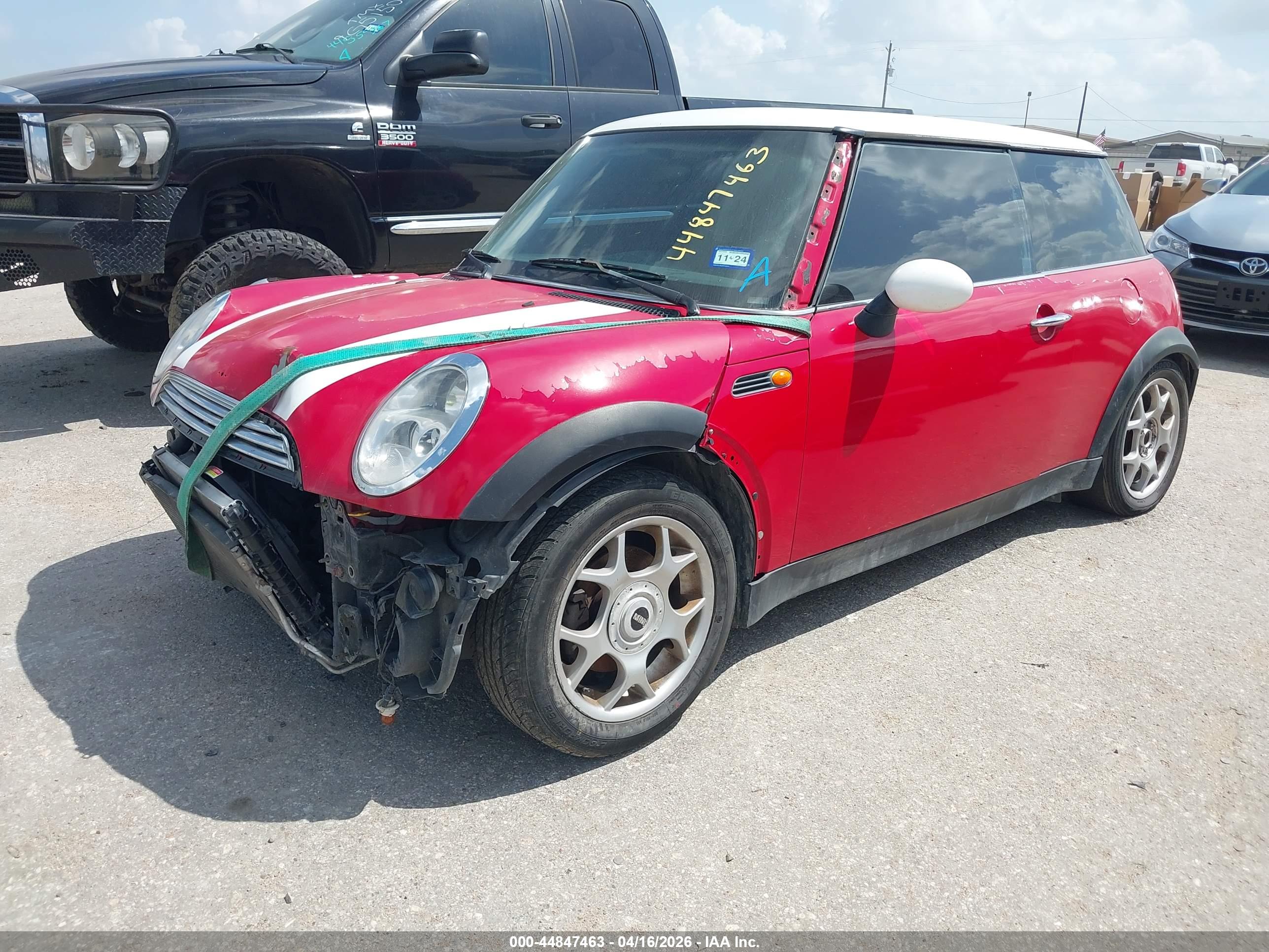 MINI COOPER image 2
