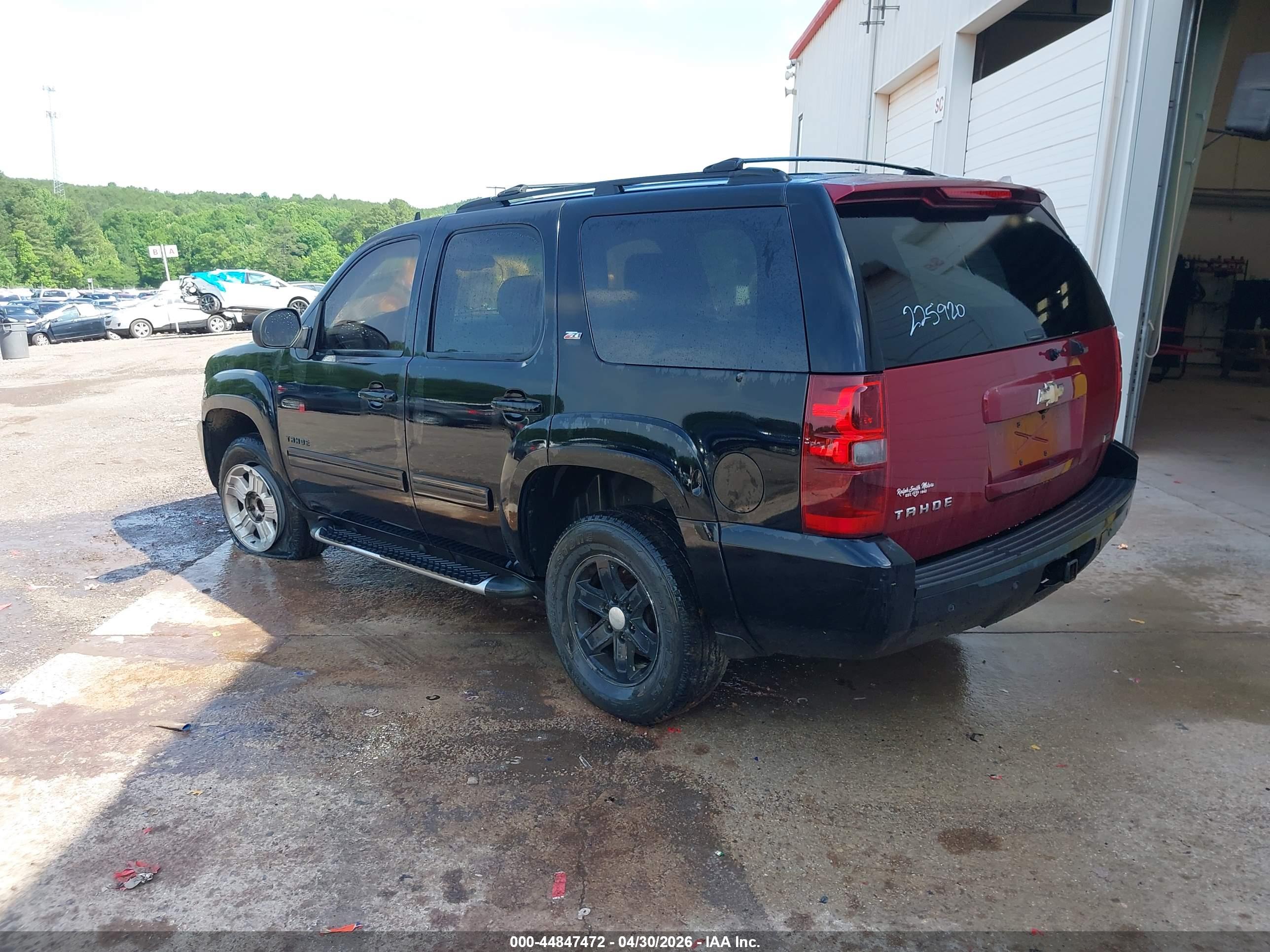 CHEVROLET TAHOE image 3