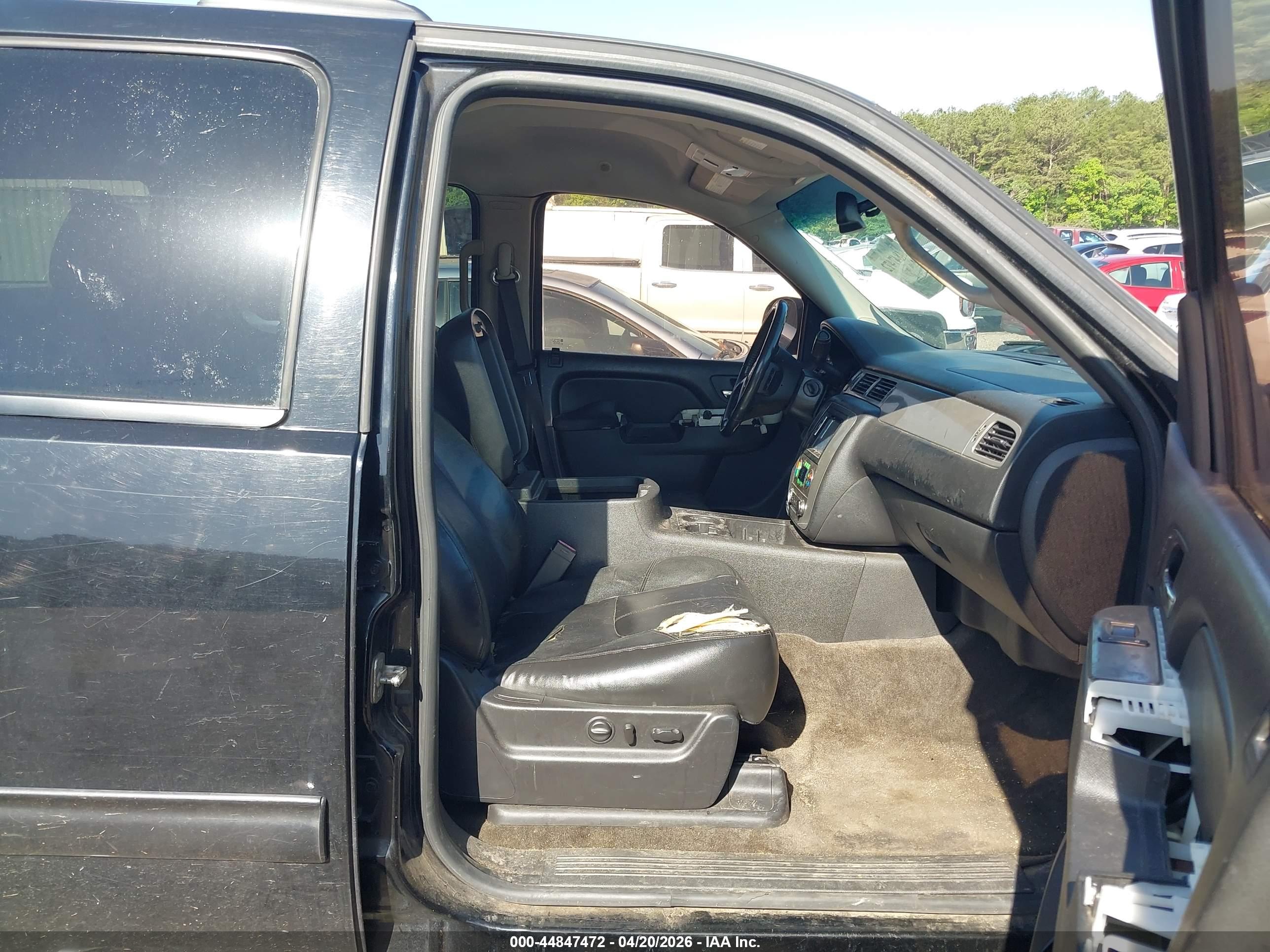 CHEVROLET TAHOE image 5