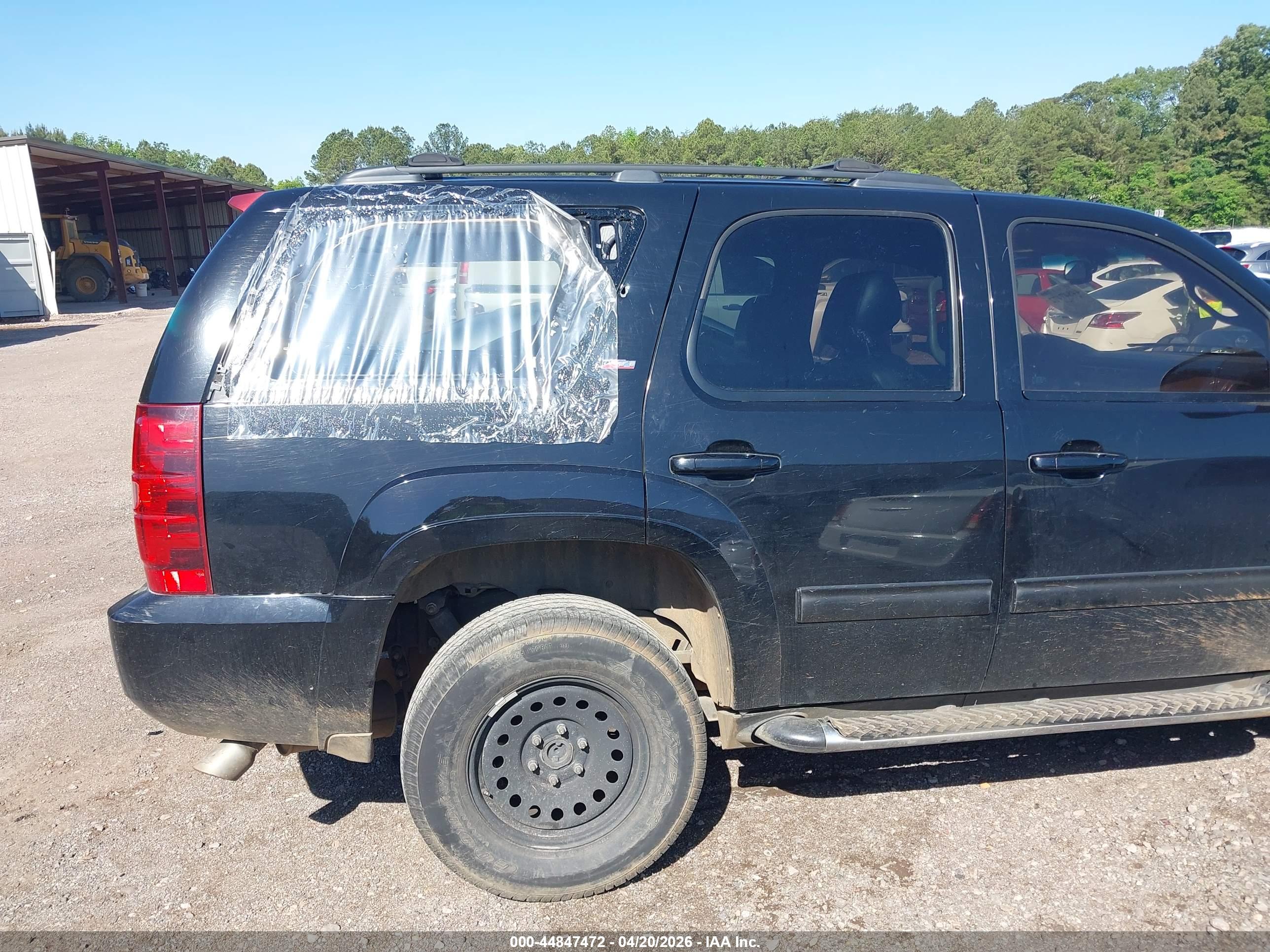 CHEVROLET TAHOE image 6