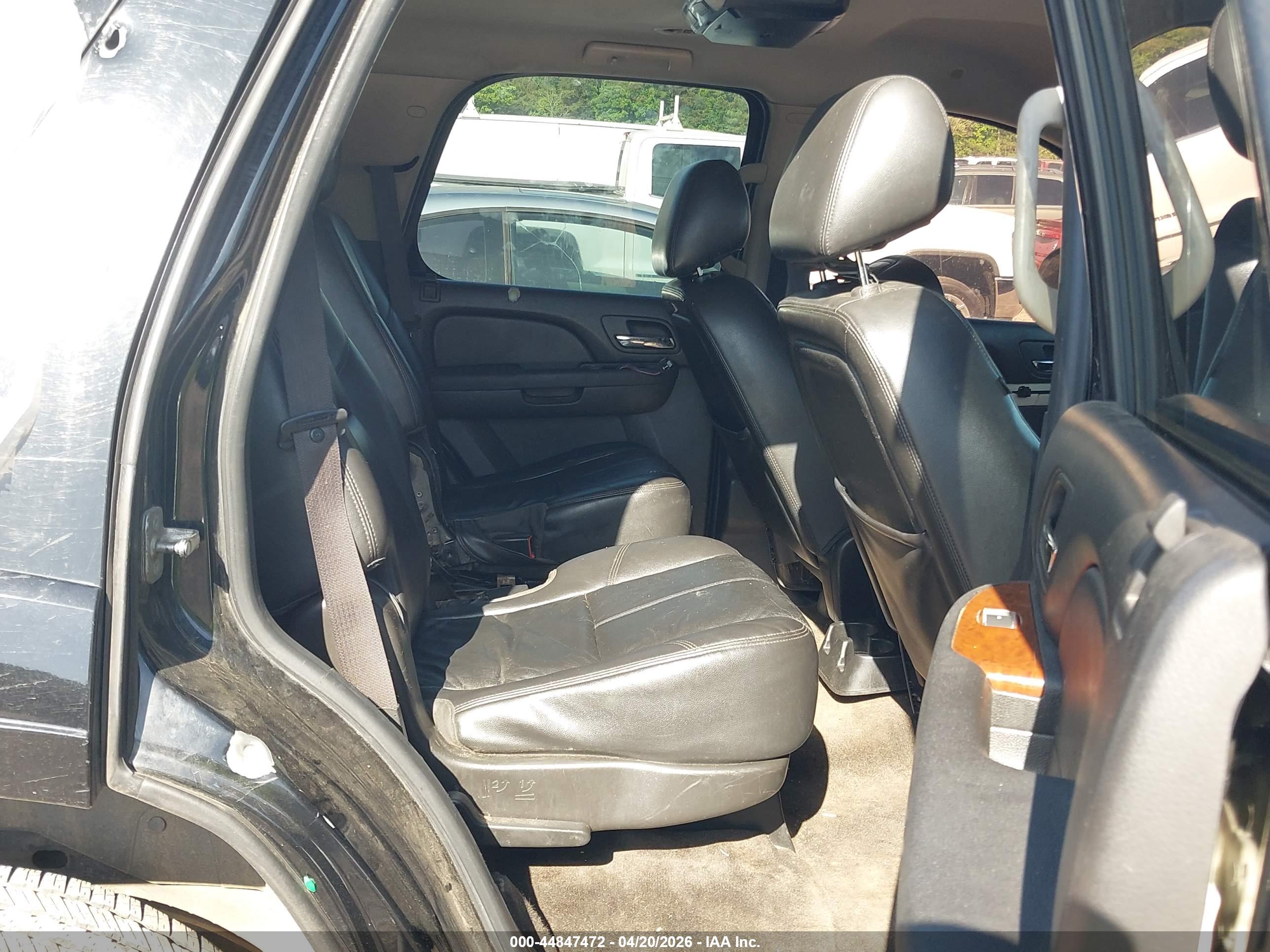 CHEVROLET TAHOE image 8