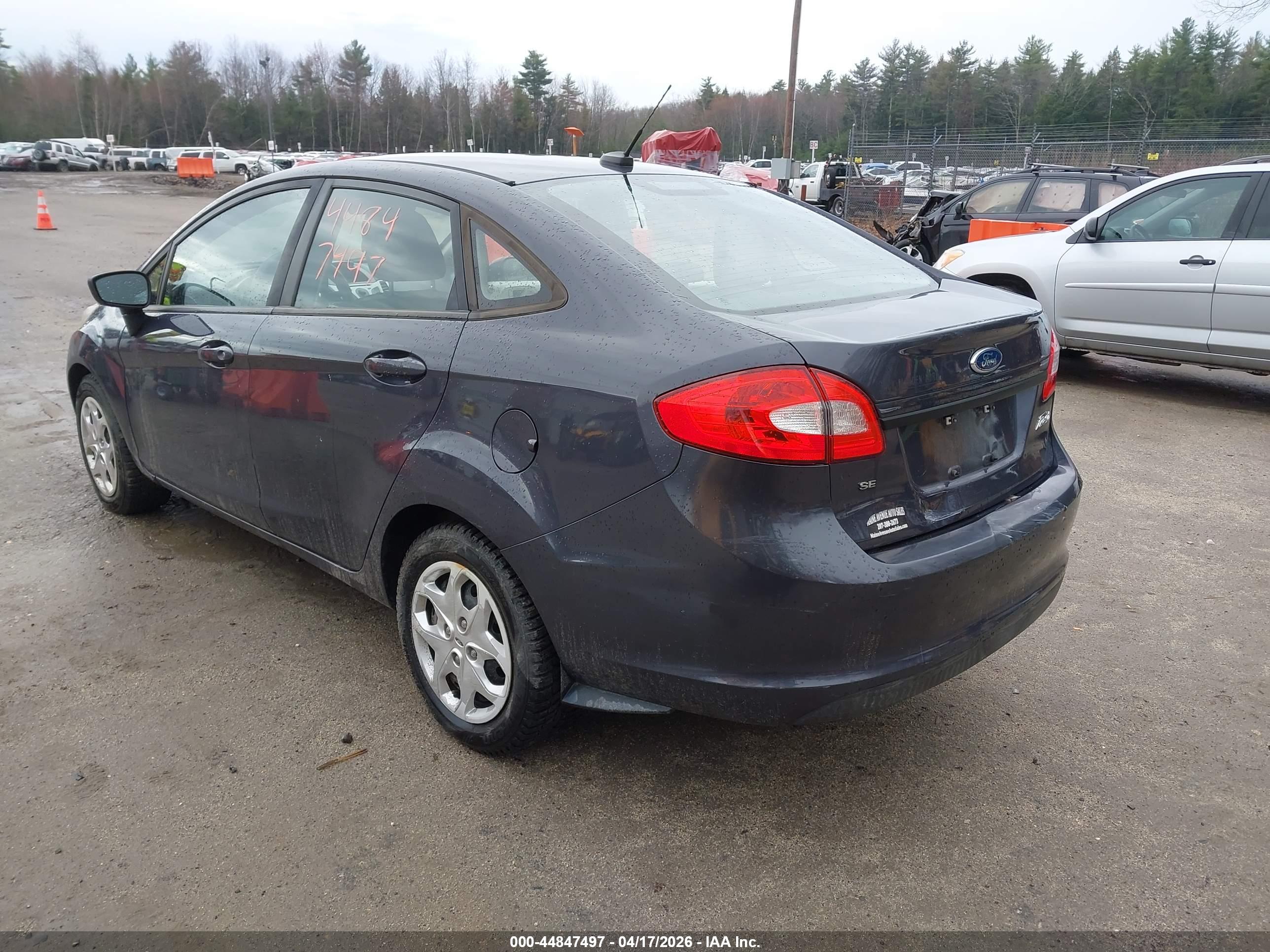 FORD FIESTA image 3