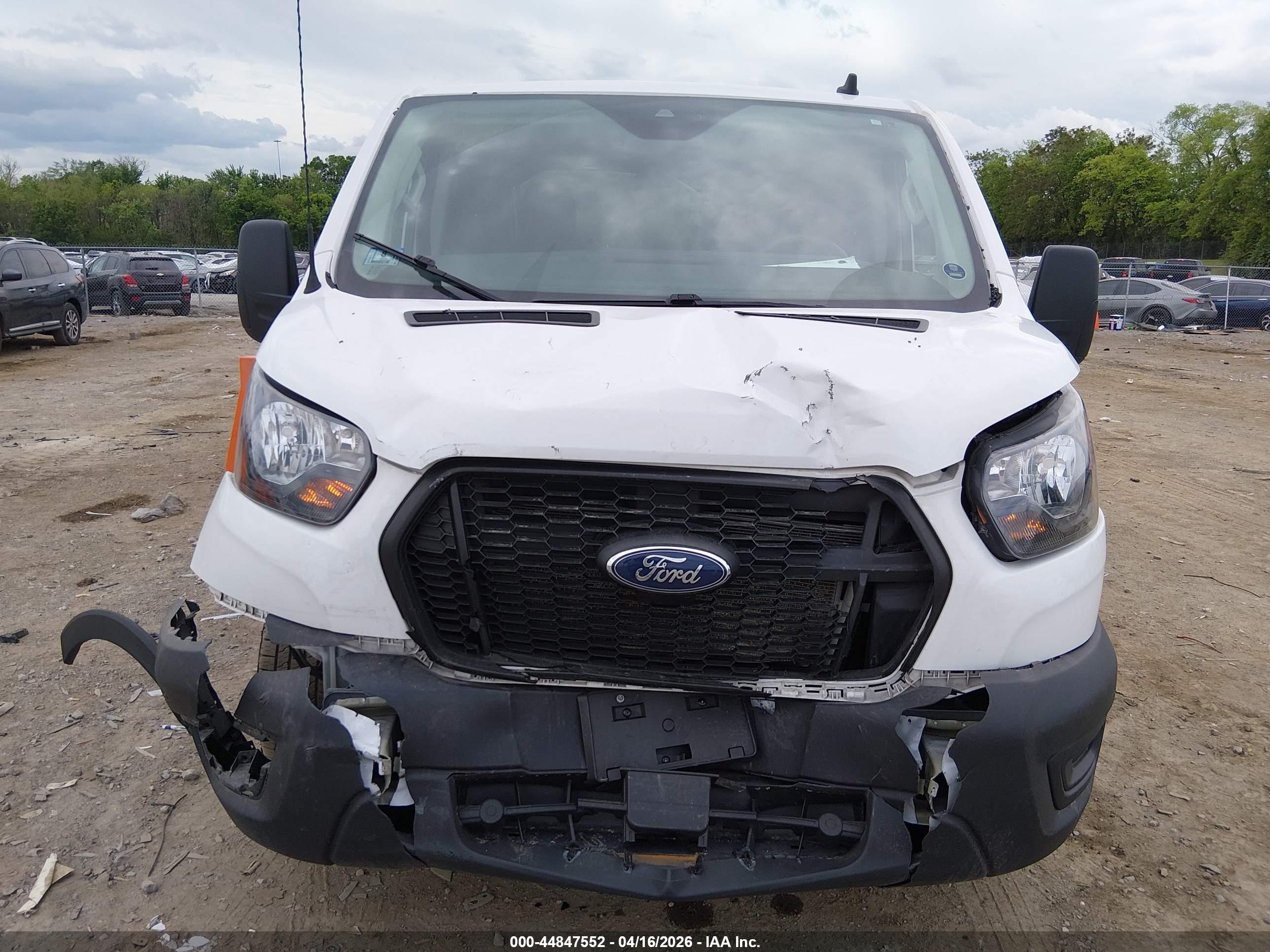 FORD TRANSIT-150 image 6