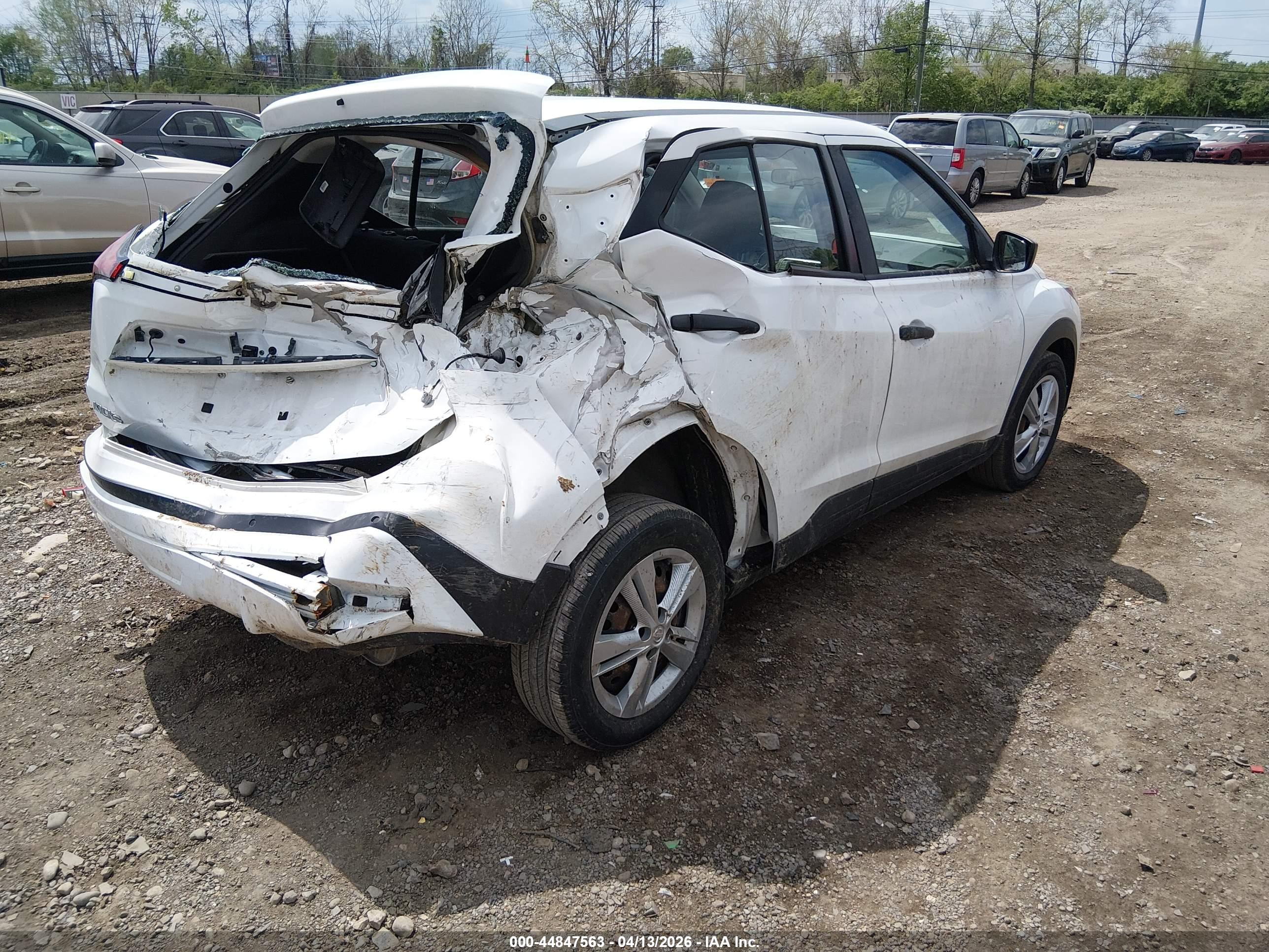 NISSAN KICKS image 4