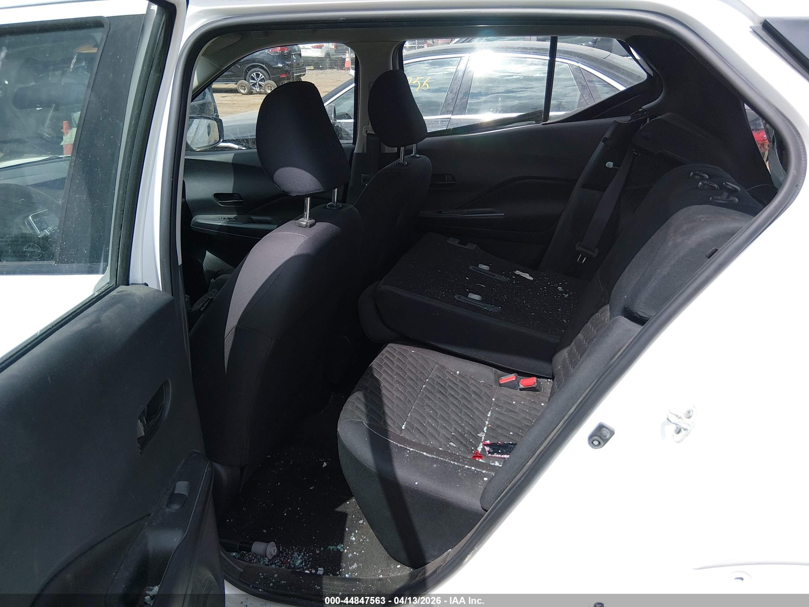 NISSAN KICKS image 8