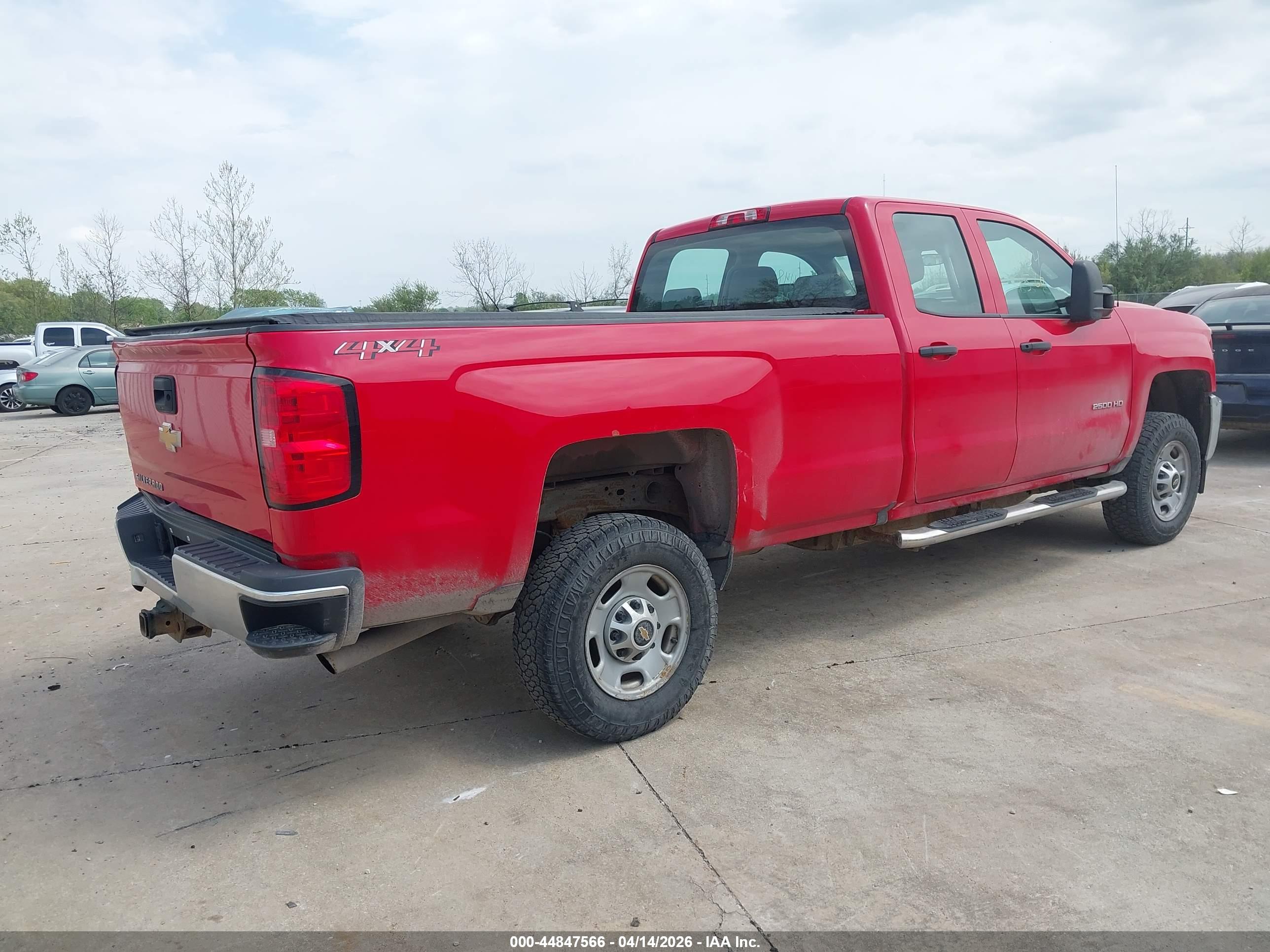 CHEVROLET SILVERADO image 4