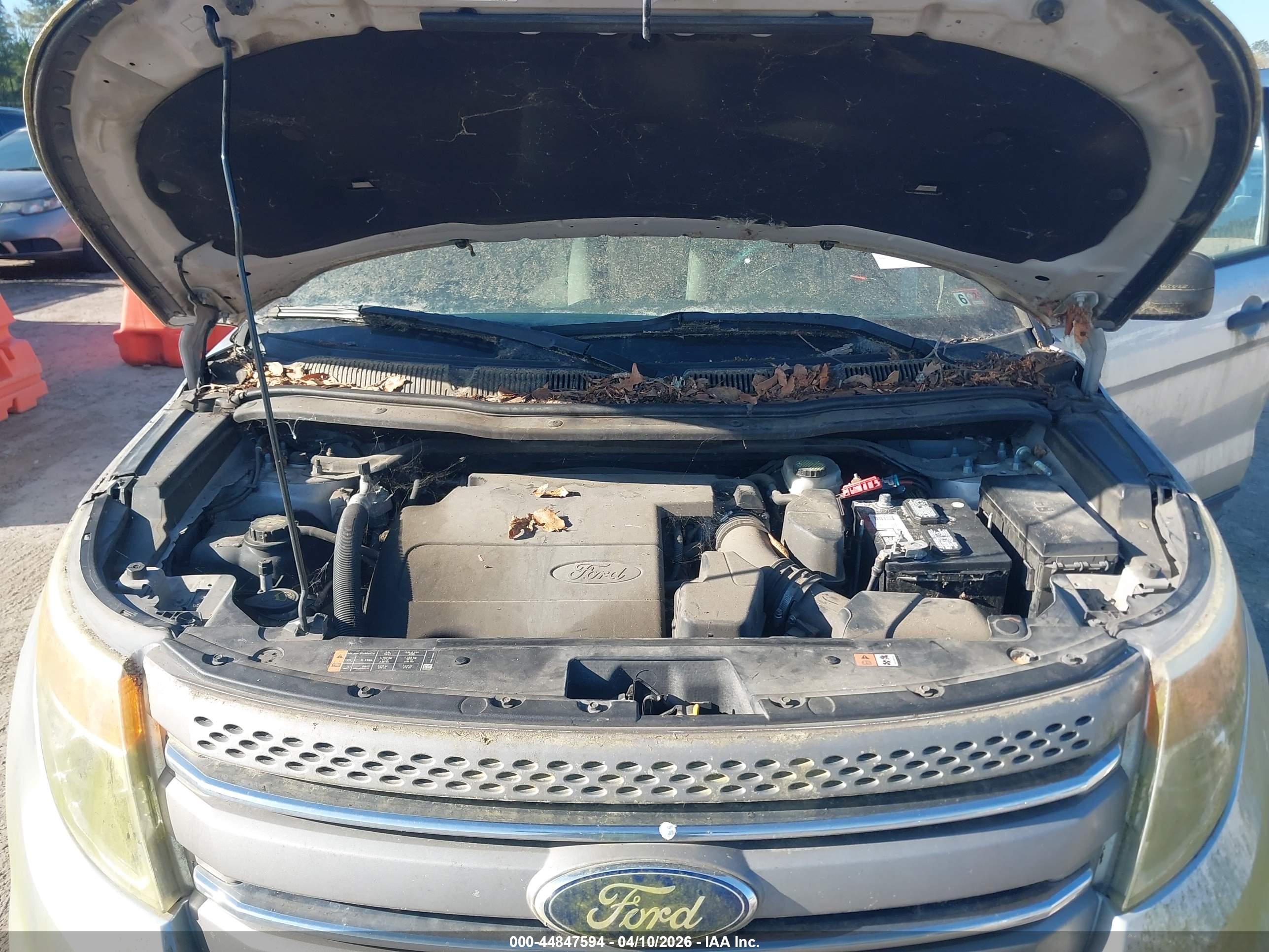 FORD EXPLORER image 10