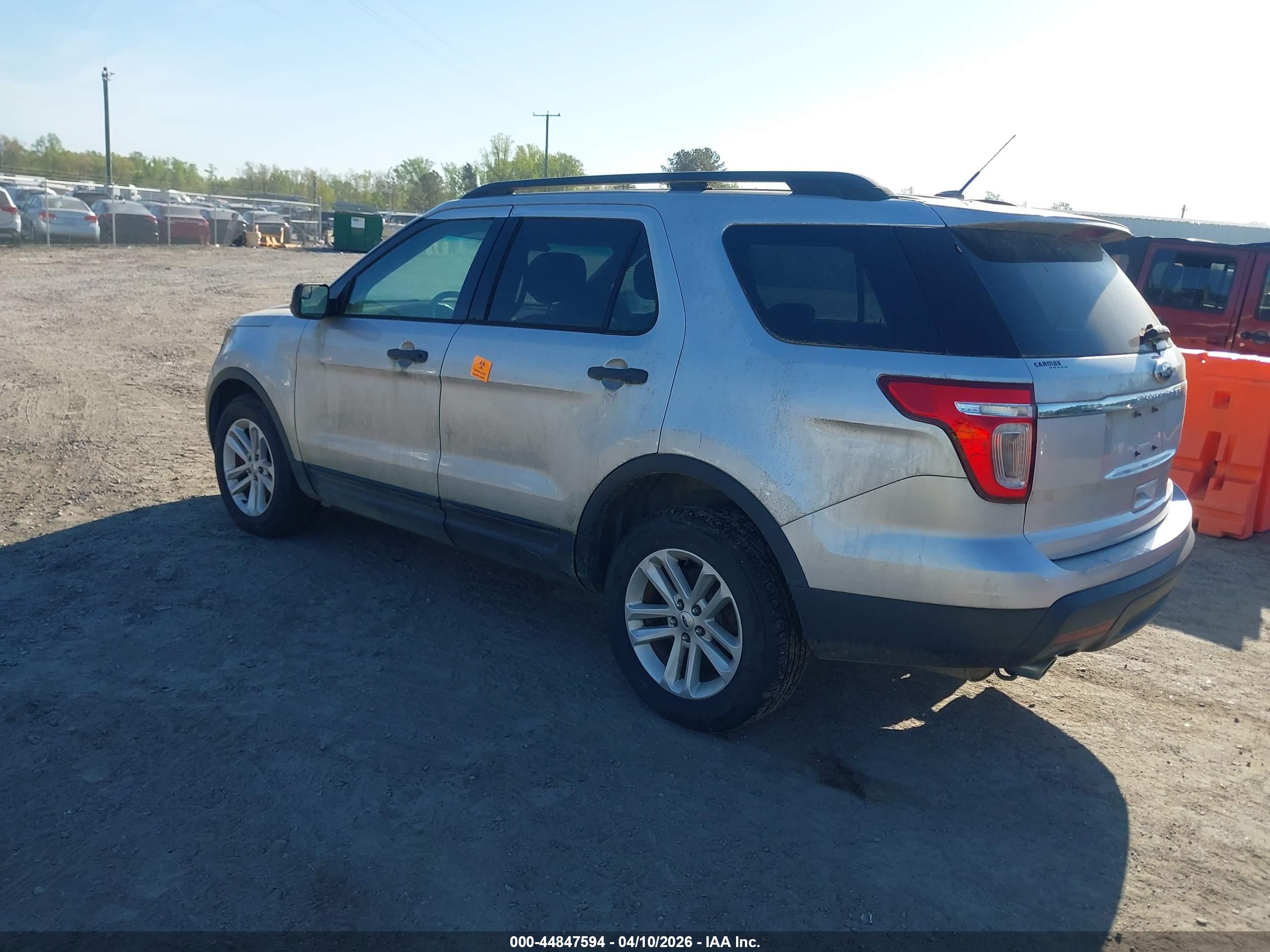 FORD EXPLORER image 3