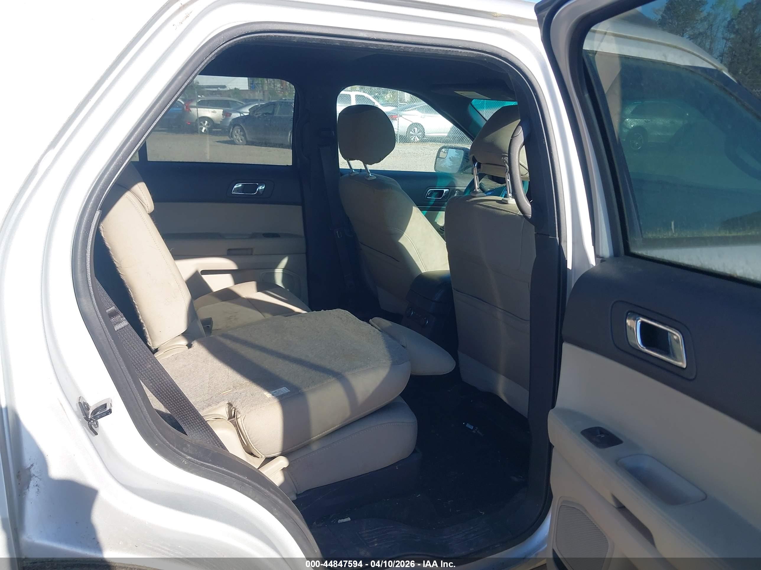 FORD EXPLORER image 8